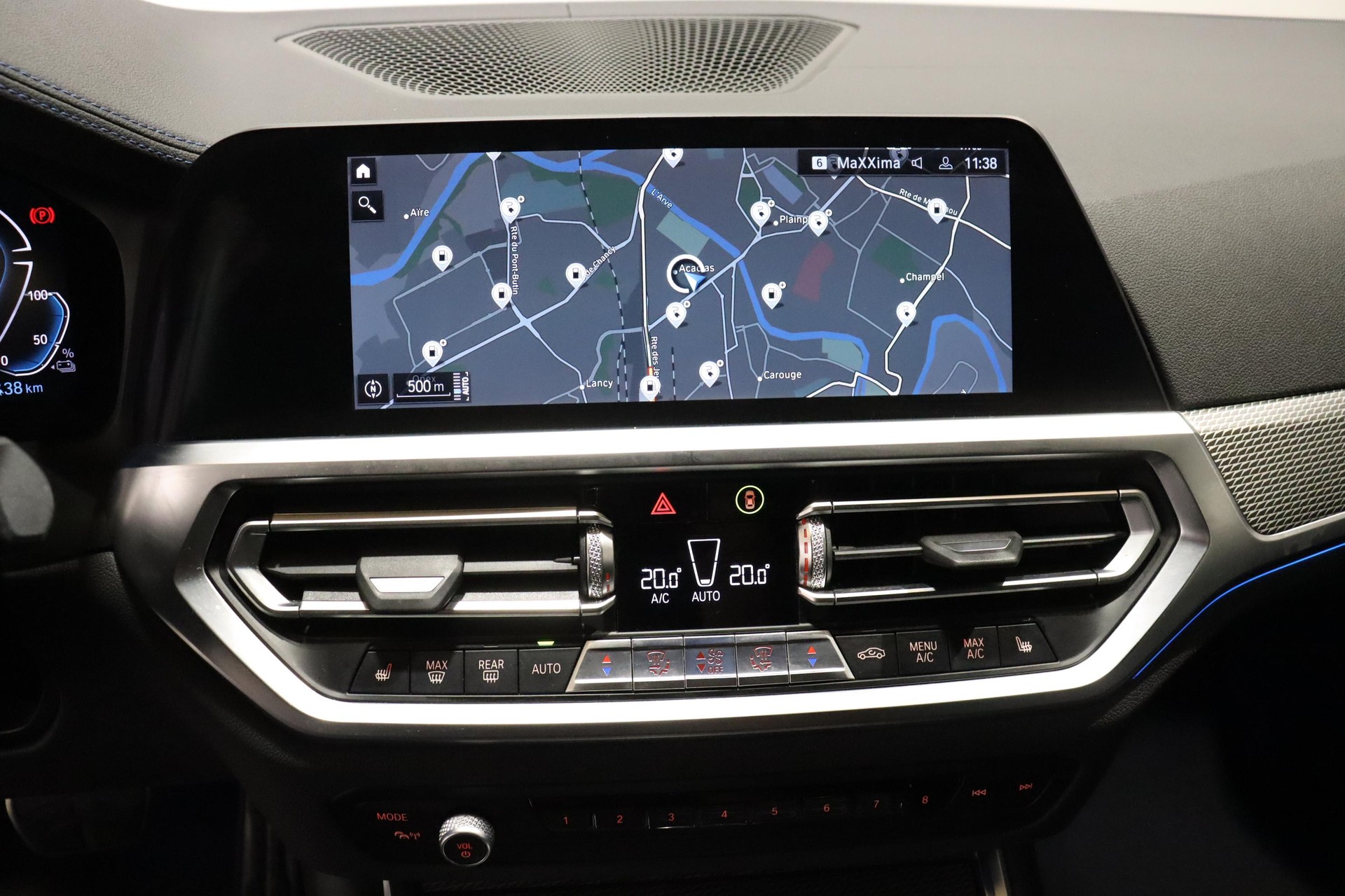 BMW 330e xDrive-image-14