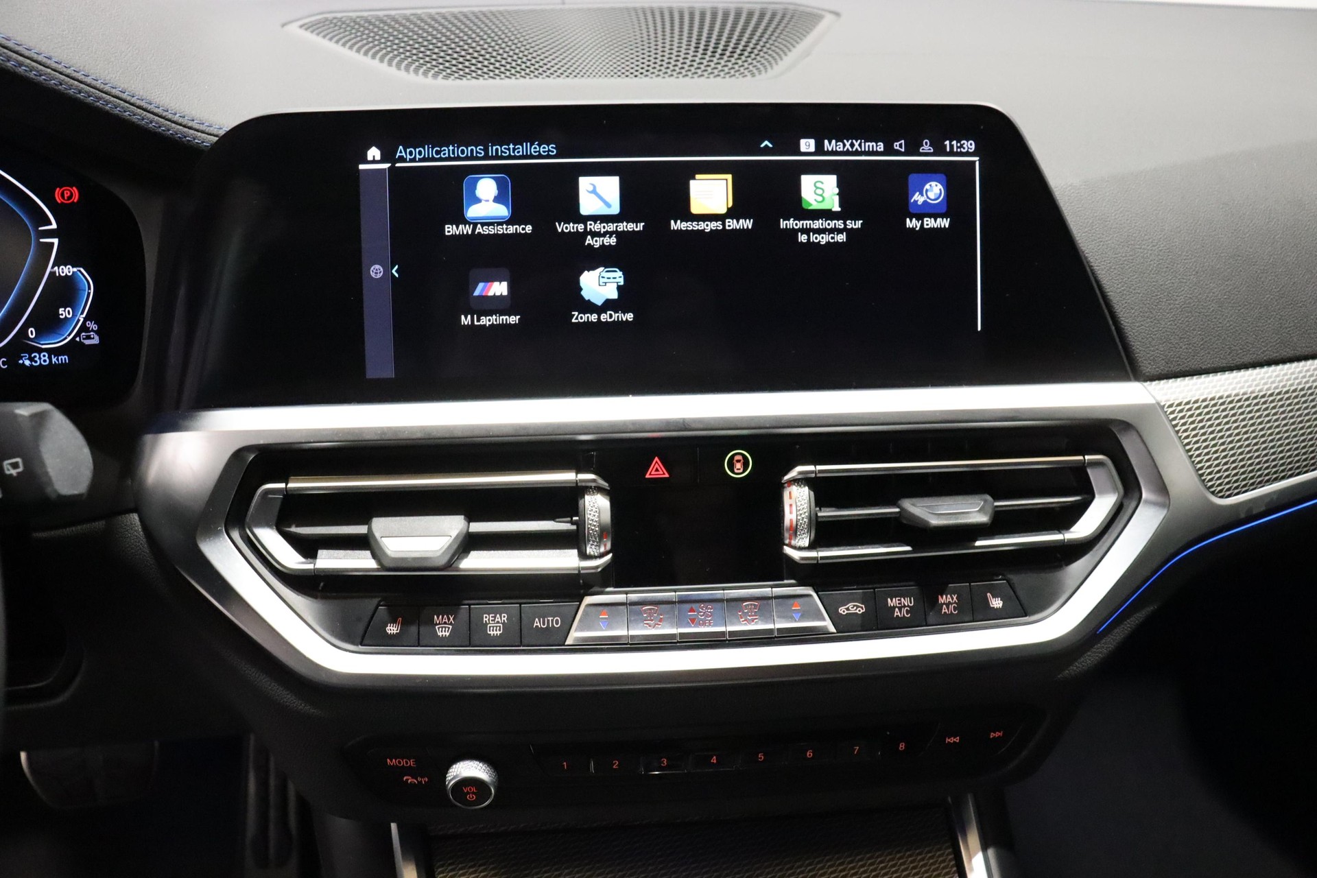 BMW 330e xDrive-image-13