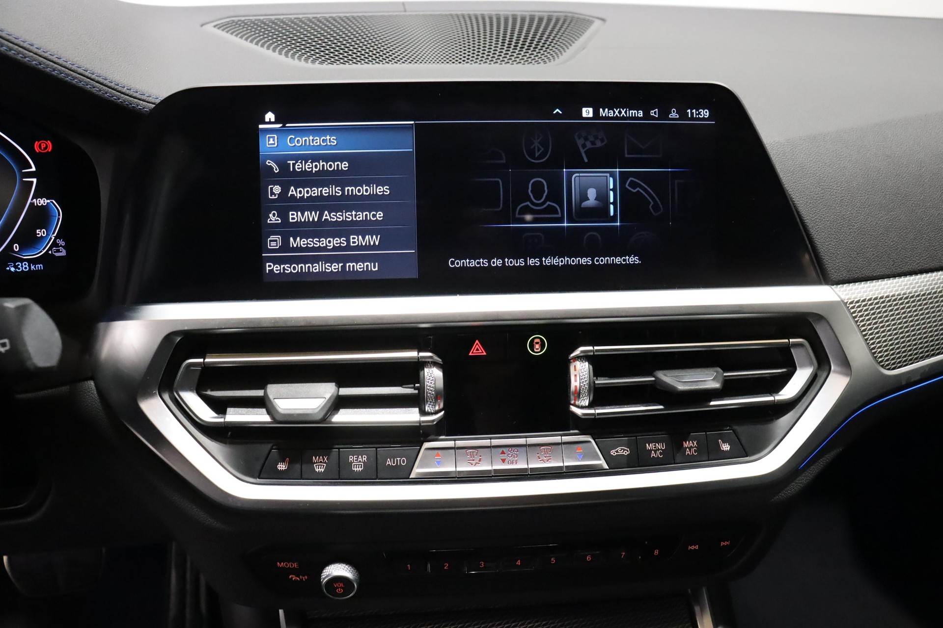 BMW 330e xDrive-image-15