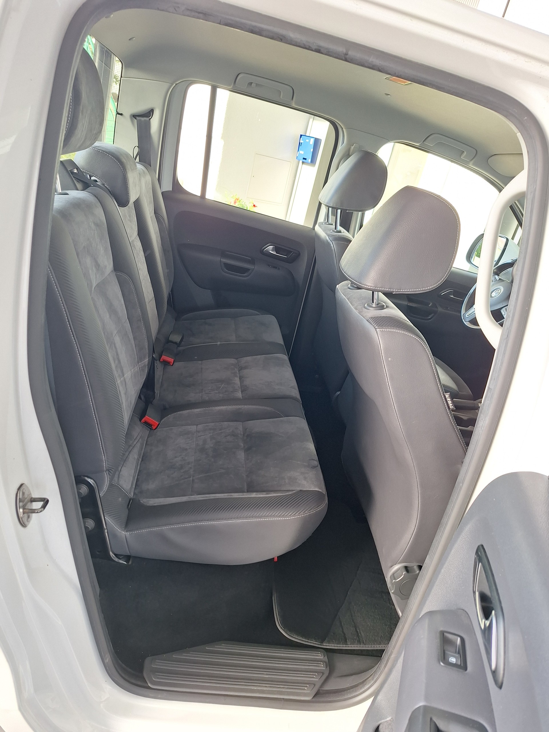 VW Amarok 2.0 BiTDI Highline 4Motion permanent A-image-9