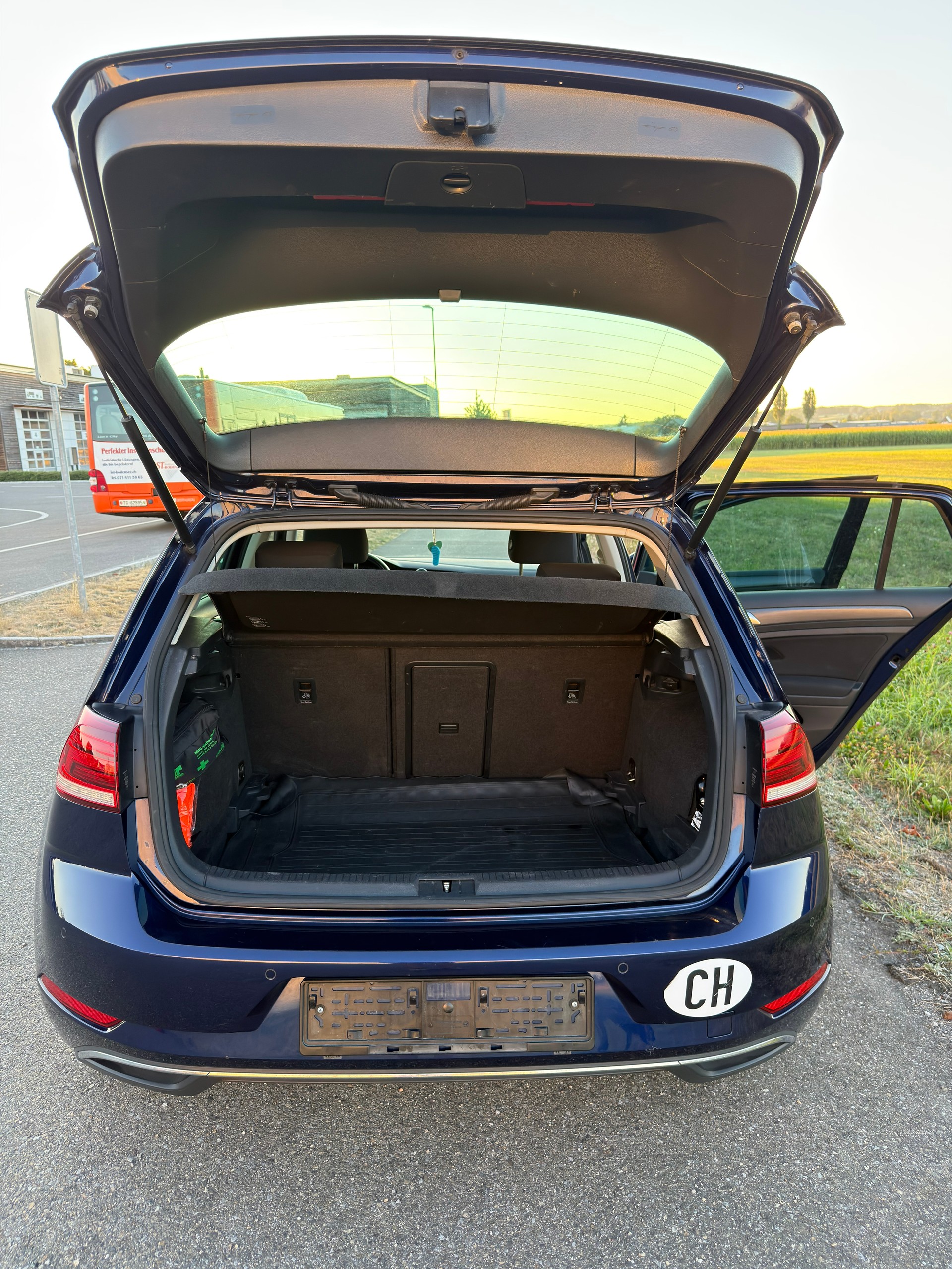VW 1.0 TSI Trendline-image-5