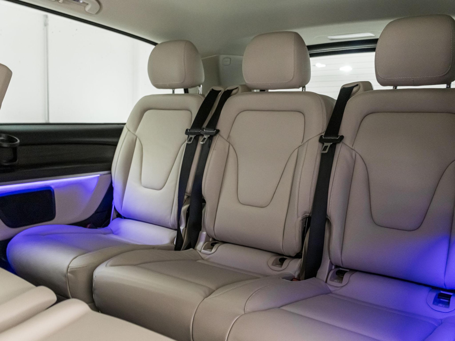 MERCEDES-BENZ V 300 d 4MATIC AVANTGARDE Extralang-image-8