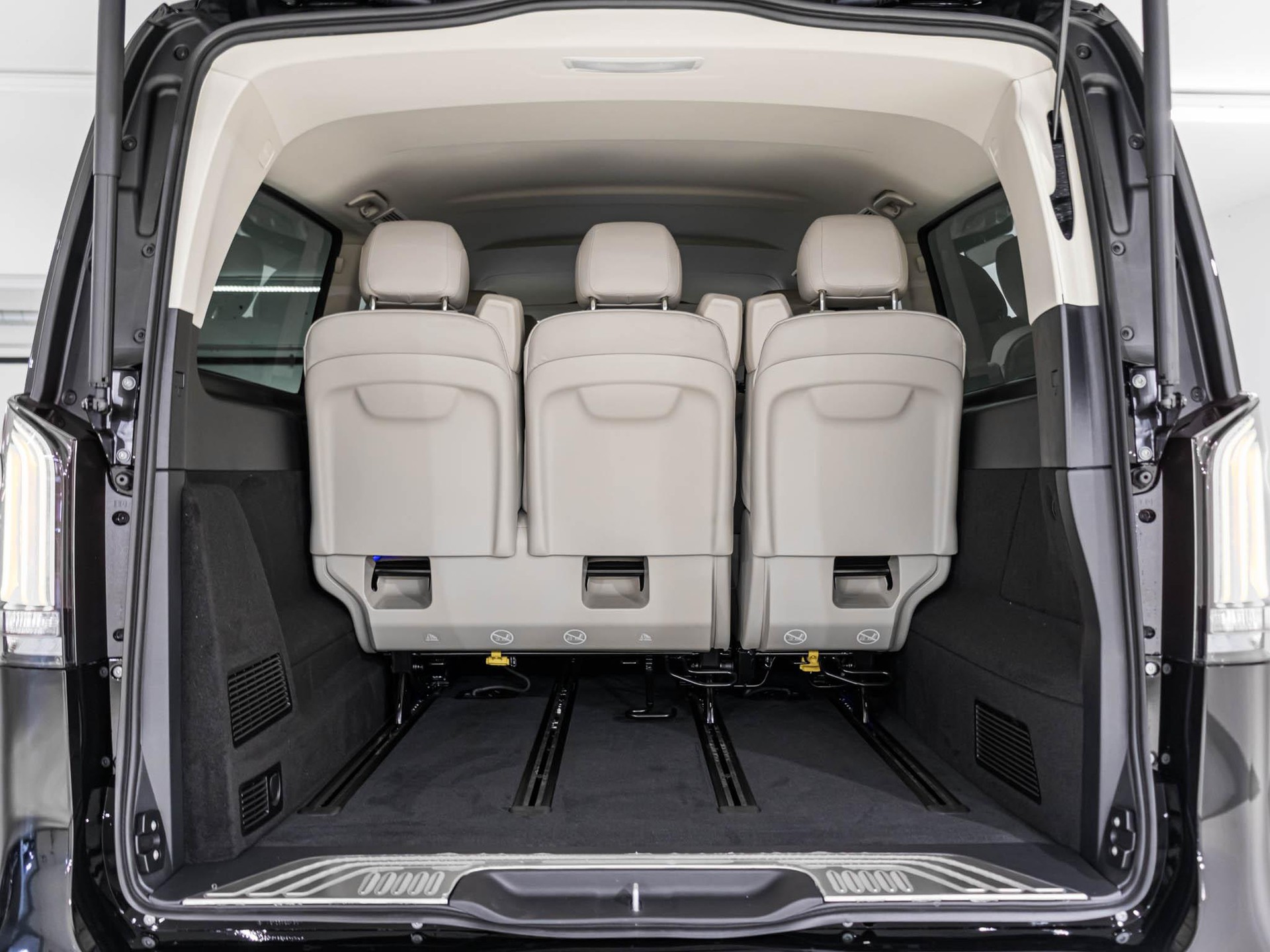 MERCEDES-BENZ V 300 d 4MATIC AVANTGARDE Extralang-image-12