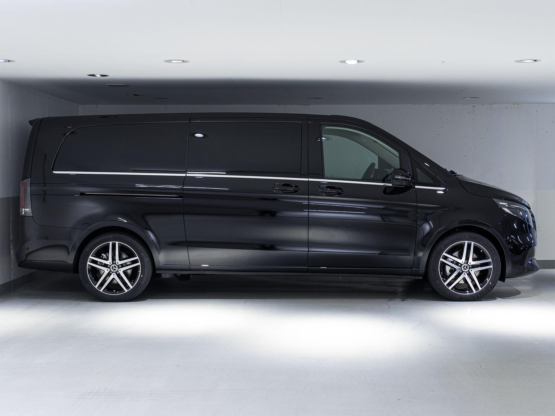 MERCEDES-BENZ V 300 d 4MATIC AVANTGARDE Extralang-image-1
