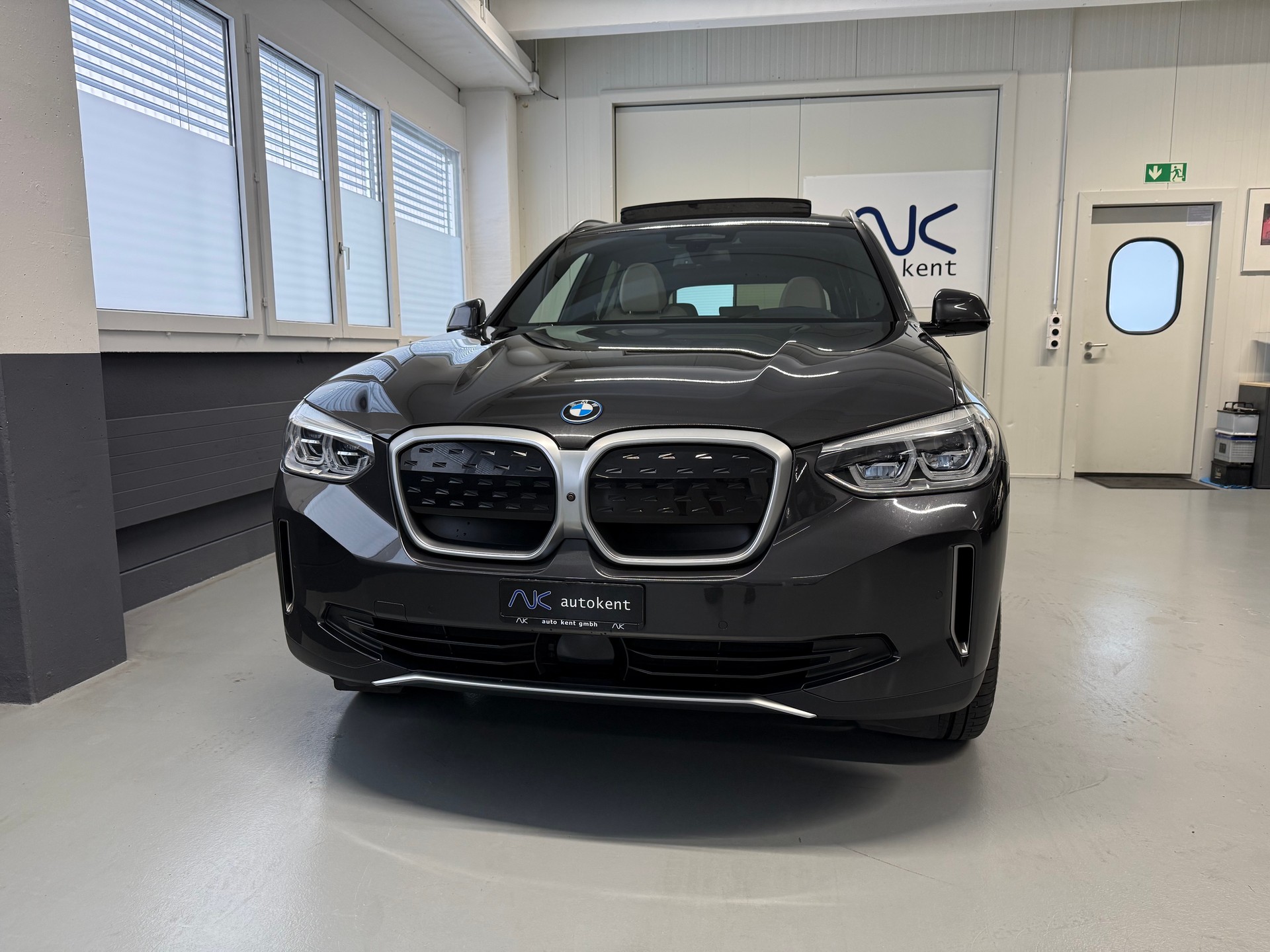 BMW iX3 Impressive First Edition 1 of 100-image-1