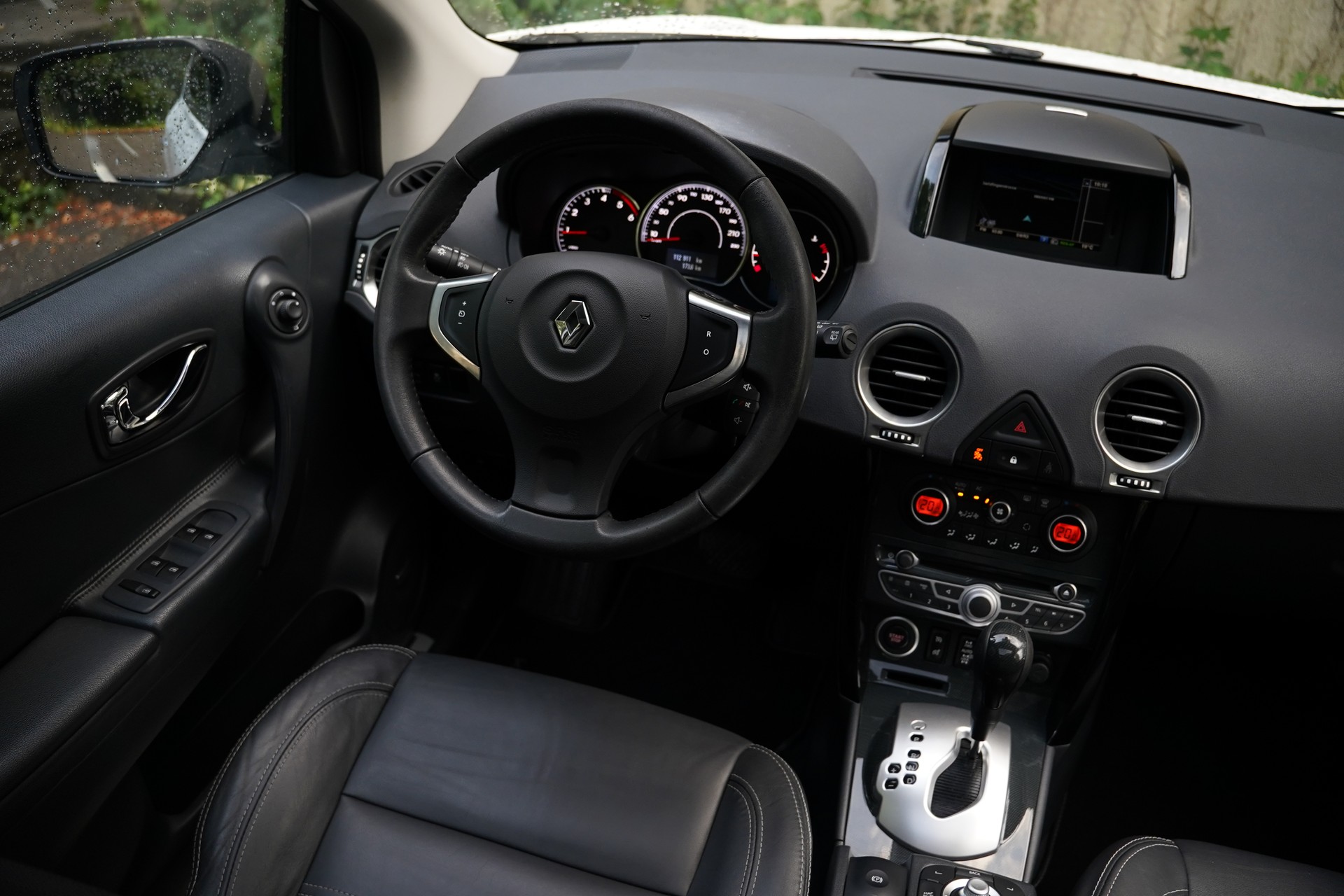RENAULT Koleos 2.0 dCi Bose 4x4 Automatic-image-16