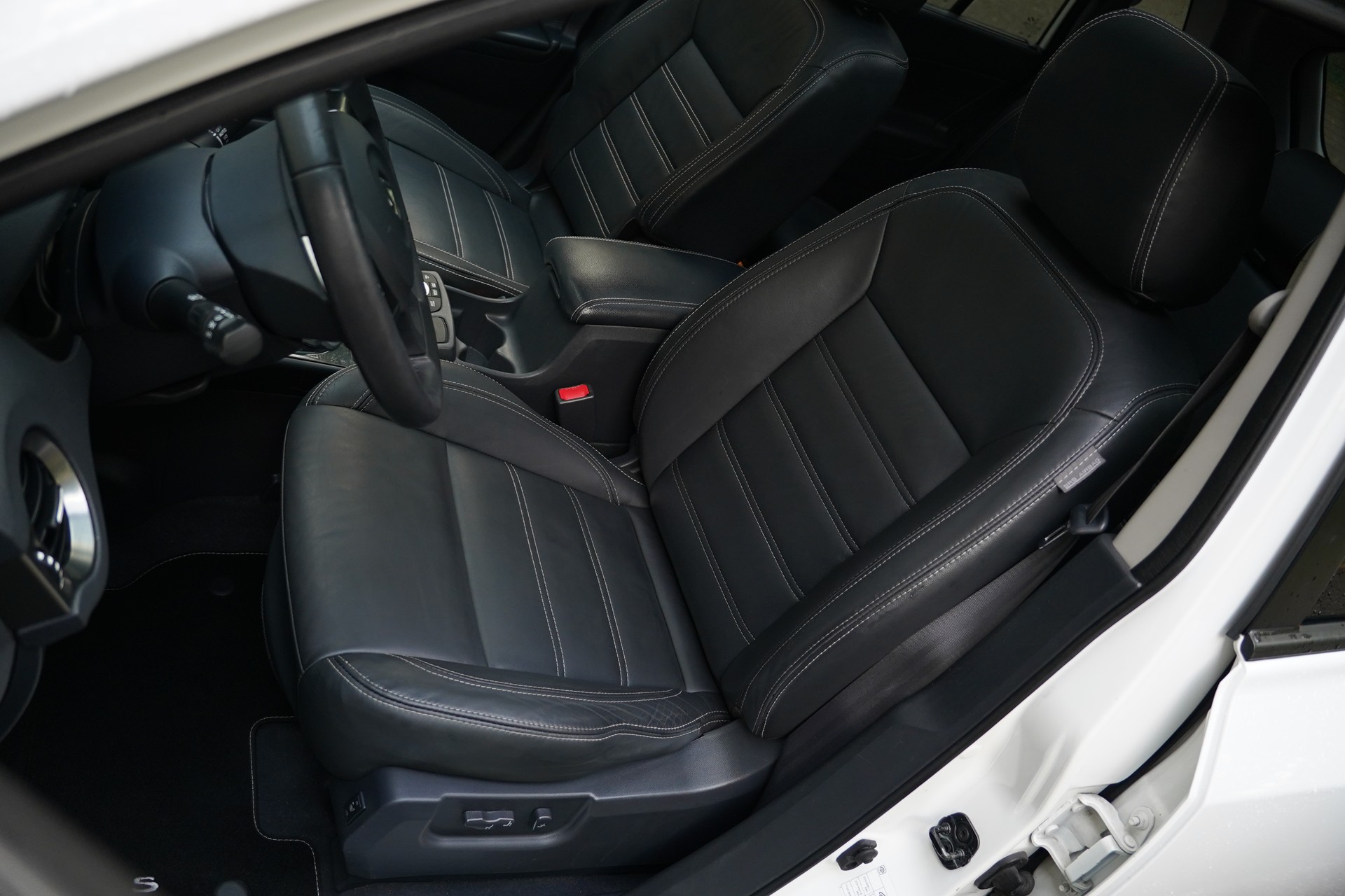 RENAULT Koleos 2.0 dCi Bose 4x4 Automatic-image-12
