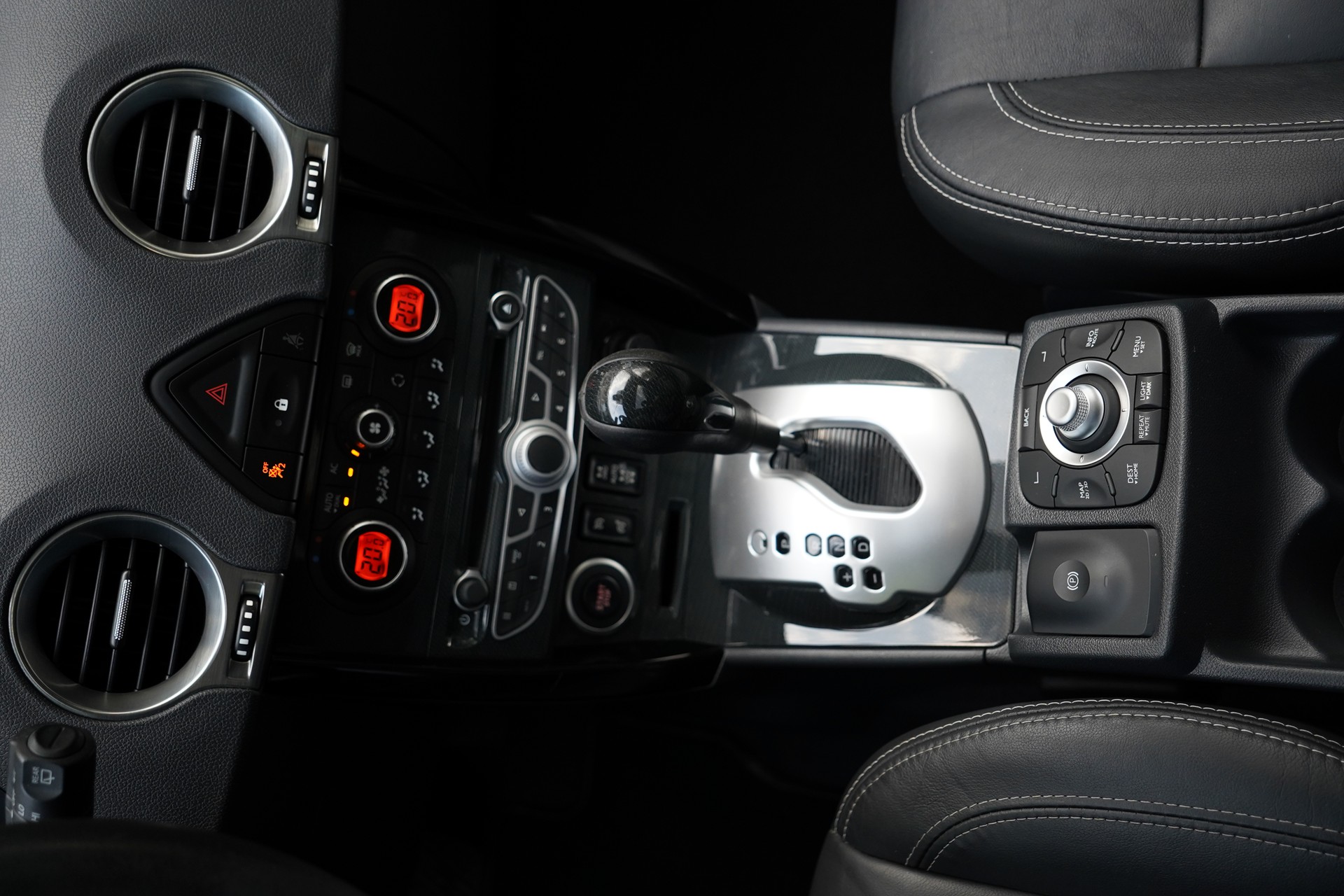 RENAULT Koleos 2.0 dCi Bose 4x4 Automatic-image-24