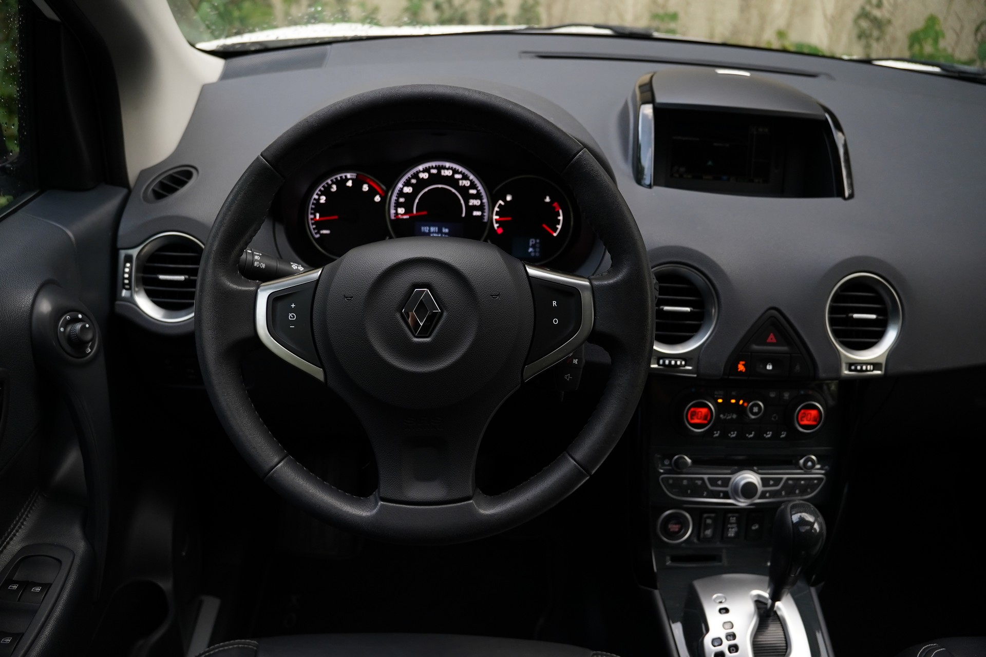 RENAULT Koleos 2.0 dCi Bose 4x4 Automatic-image-18