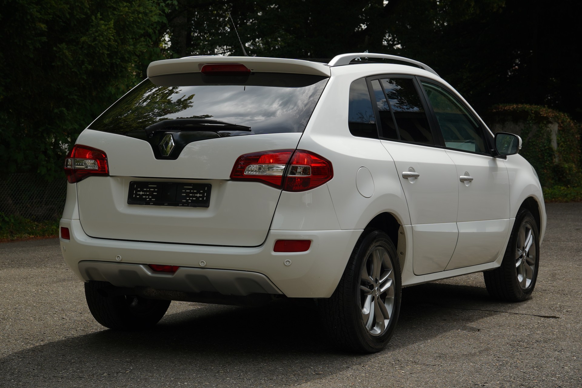 RENAULT Koleos 2.0 dCi Bose 4x4 Automatic-image-2