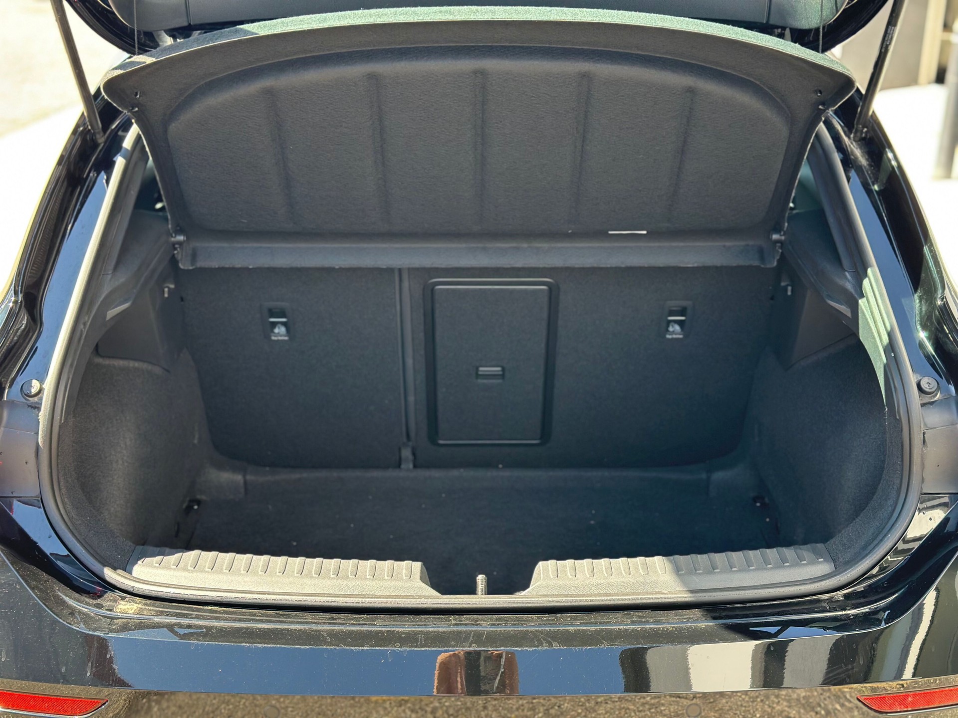 CUPRA LEON VZ 2.0 TSI DSG-image-8