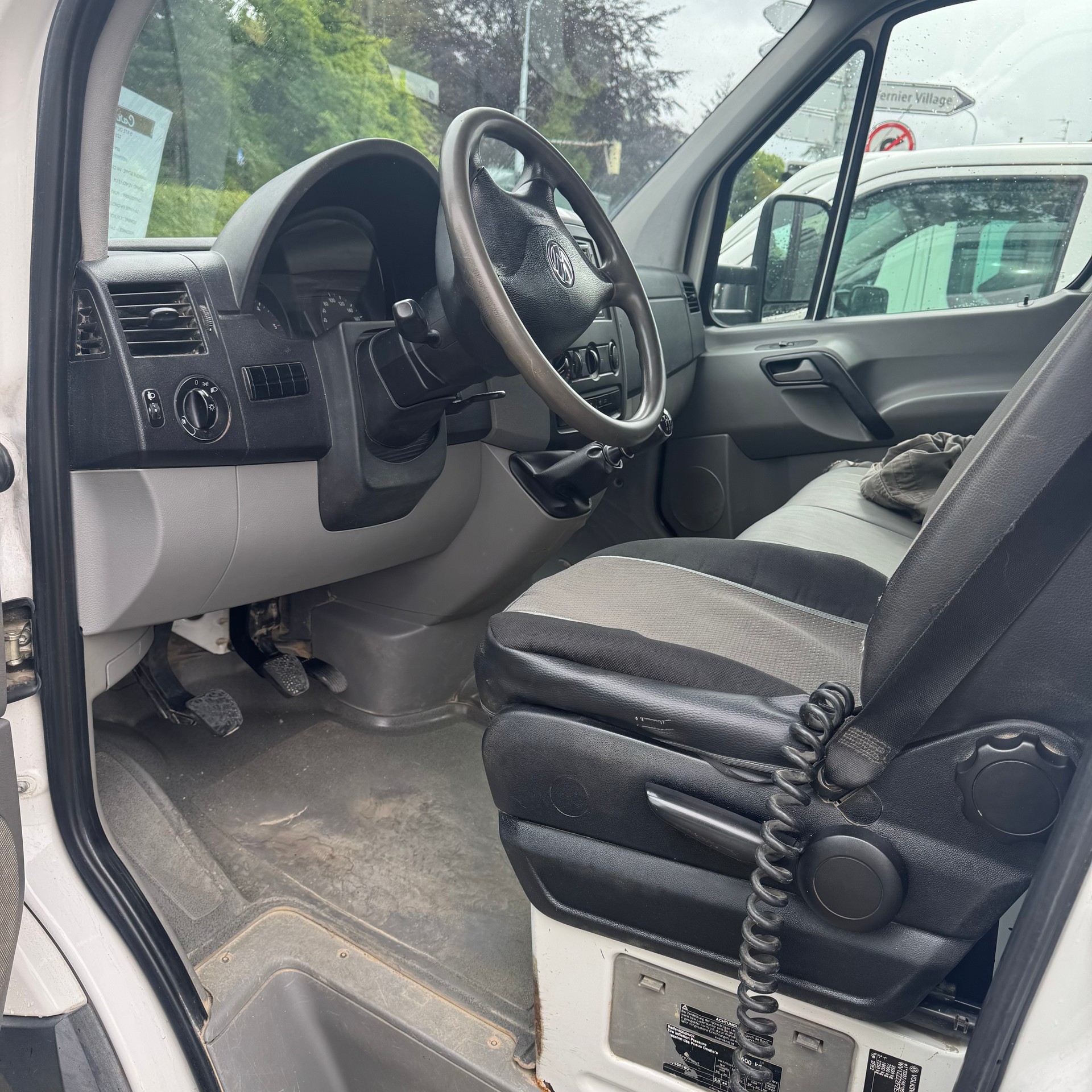 VW Crafter 35 2.0 TDI CR-image-4