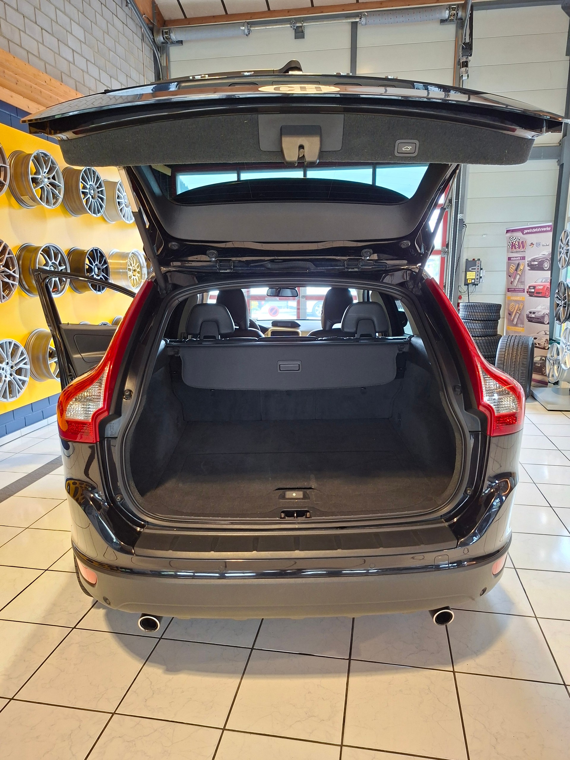 VOLVO XC60 D5 AWD Summum-image-4