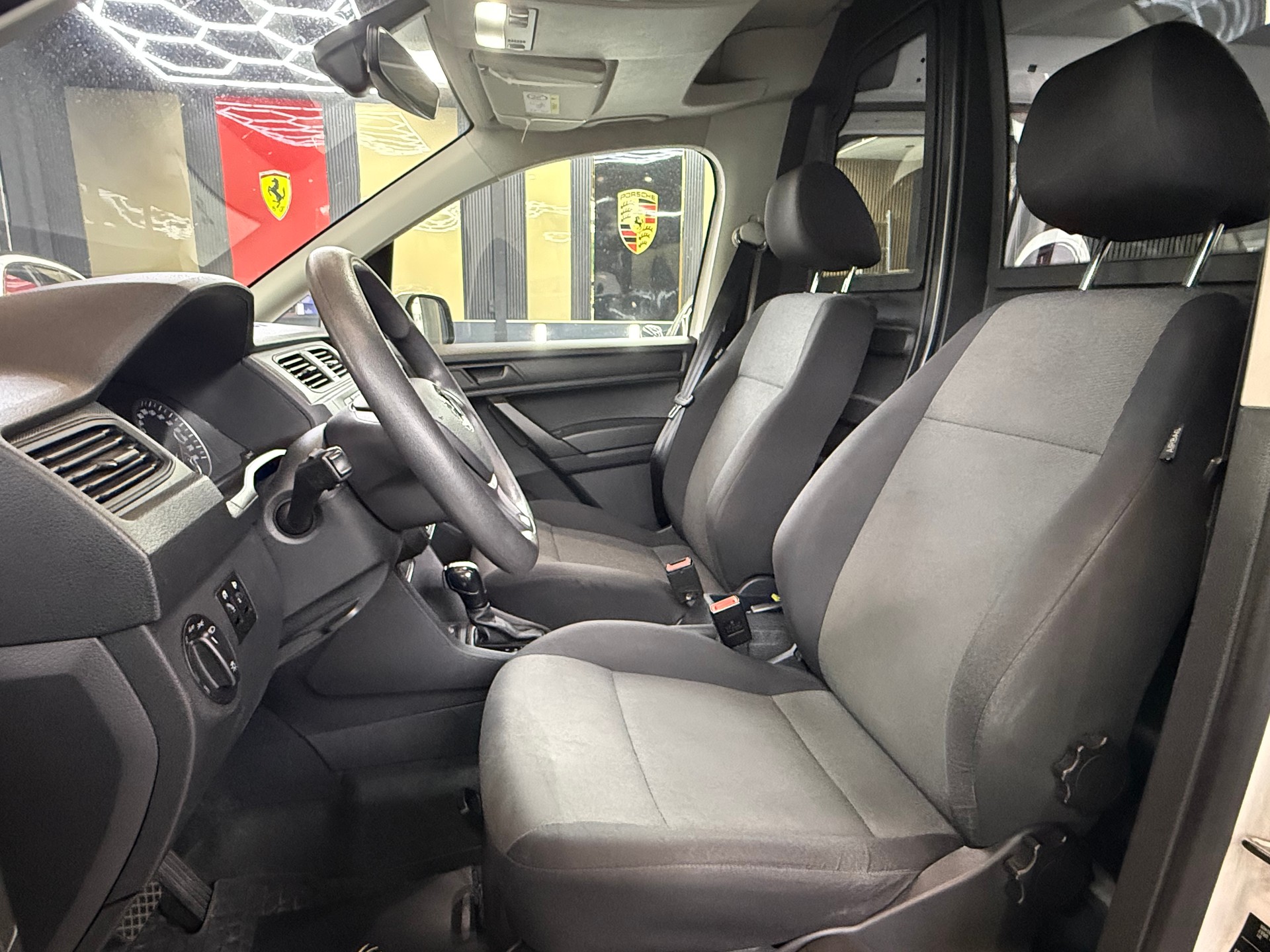 VW Caddy Maxi 2.0TDI BlueMotion Technology DSG-image-9