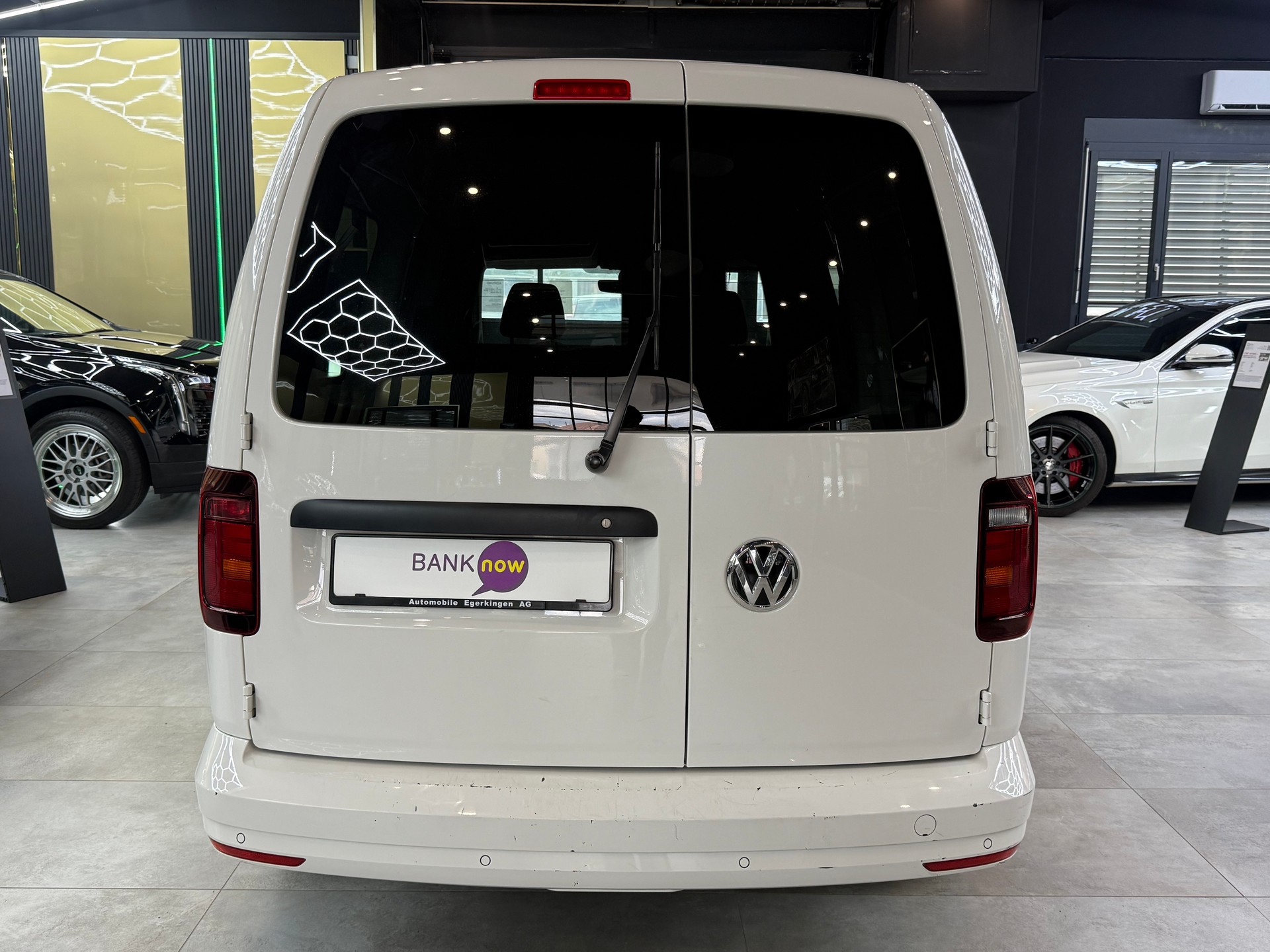 VW Caddy Maxi 2.0TDI BlueMotion Technology DSG-image-5