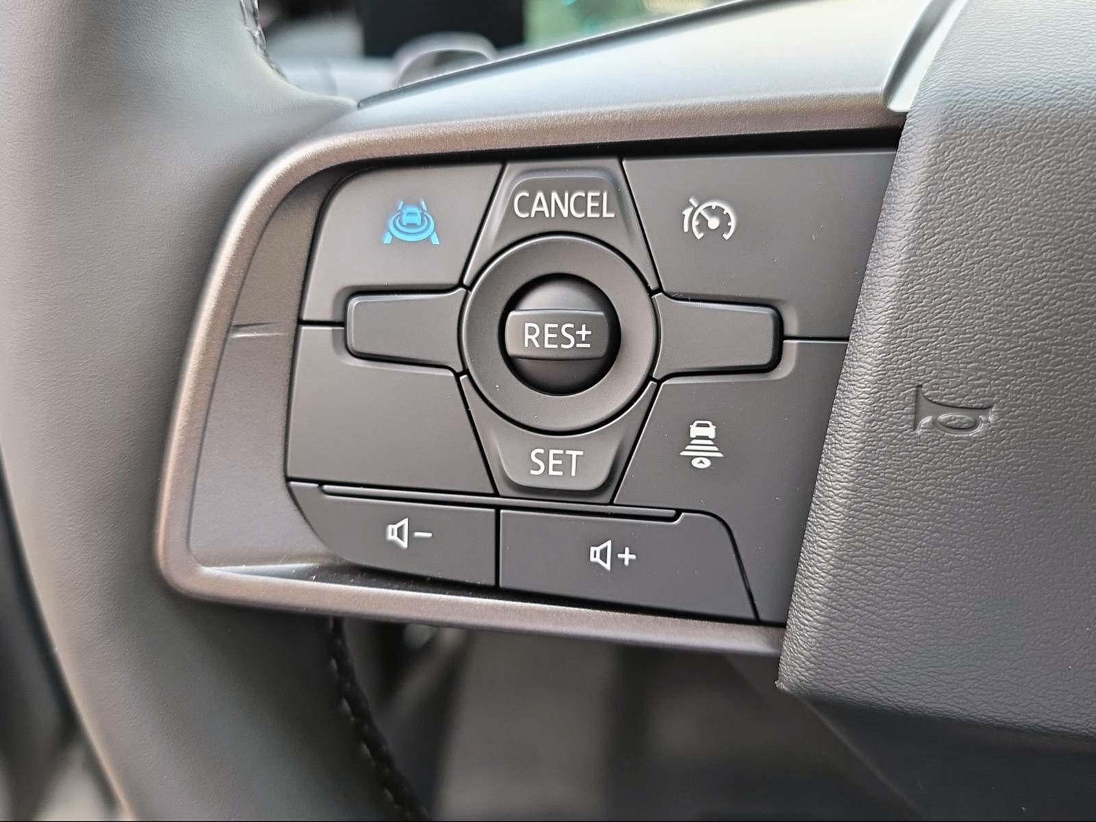NISSAN Leaf 75 kWh Evolve-image-13