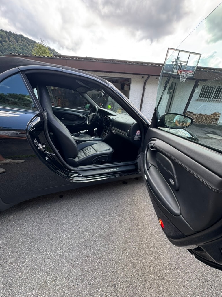 PORSCHE 3.6 Carrera 4-image-11