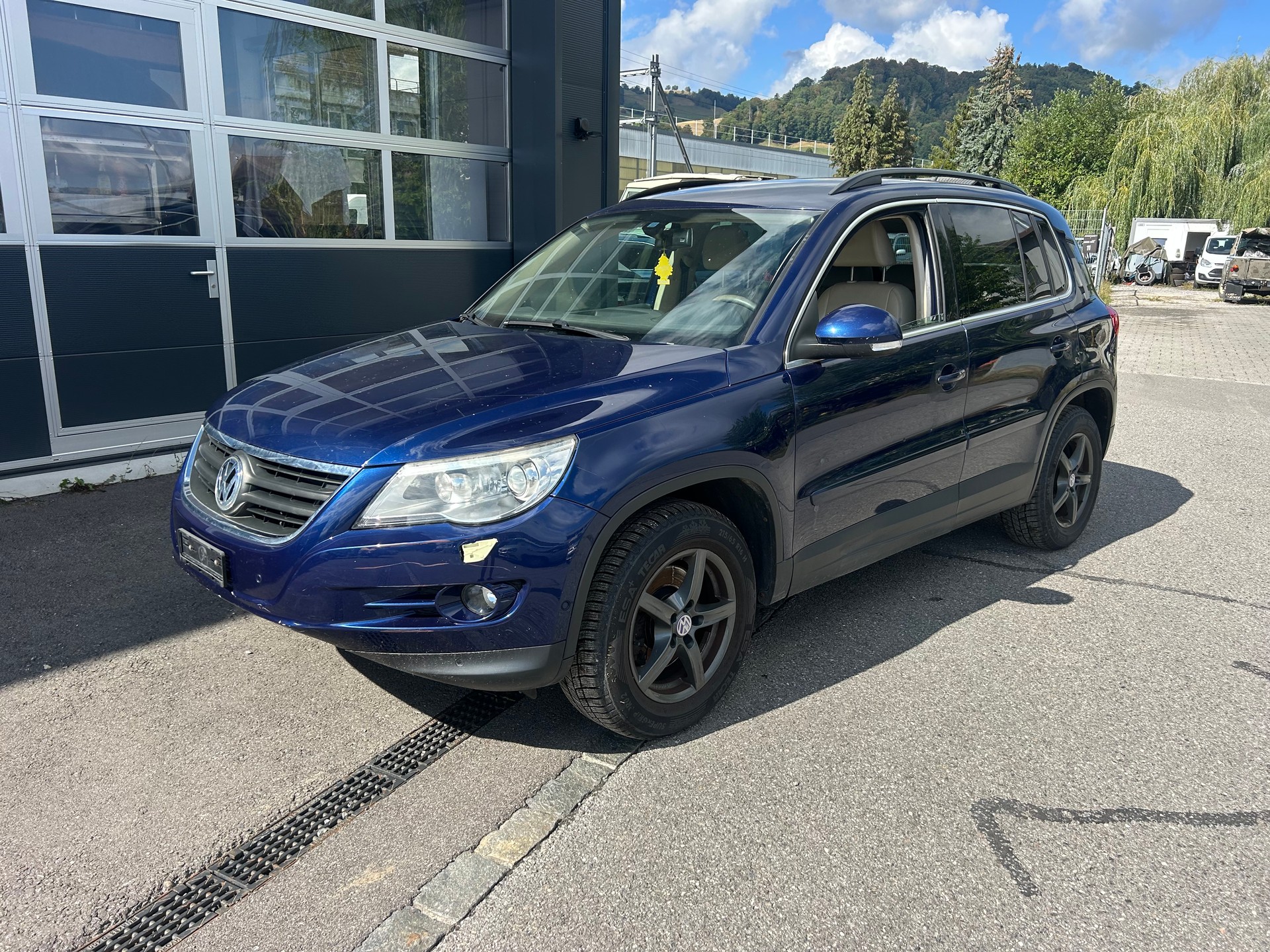 VW Tiguan 2.0 TSI Track&Field Tiptronic-image-1