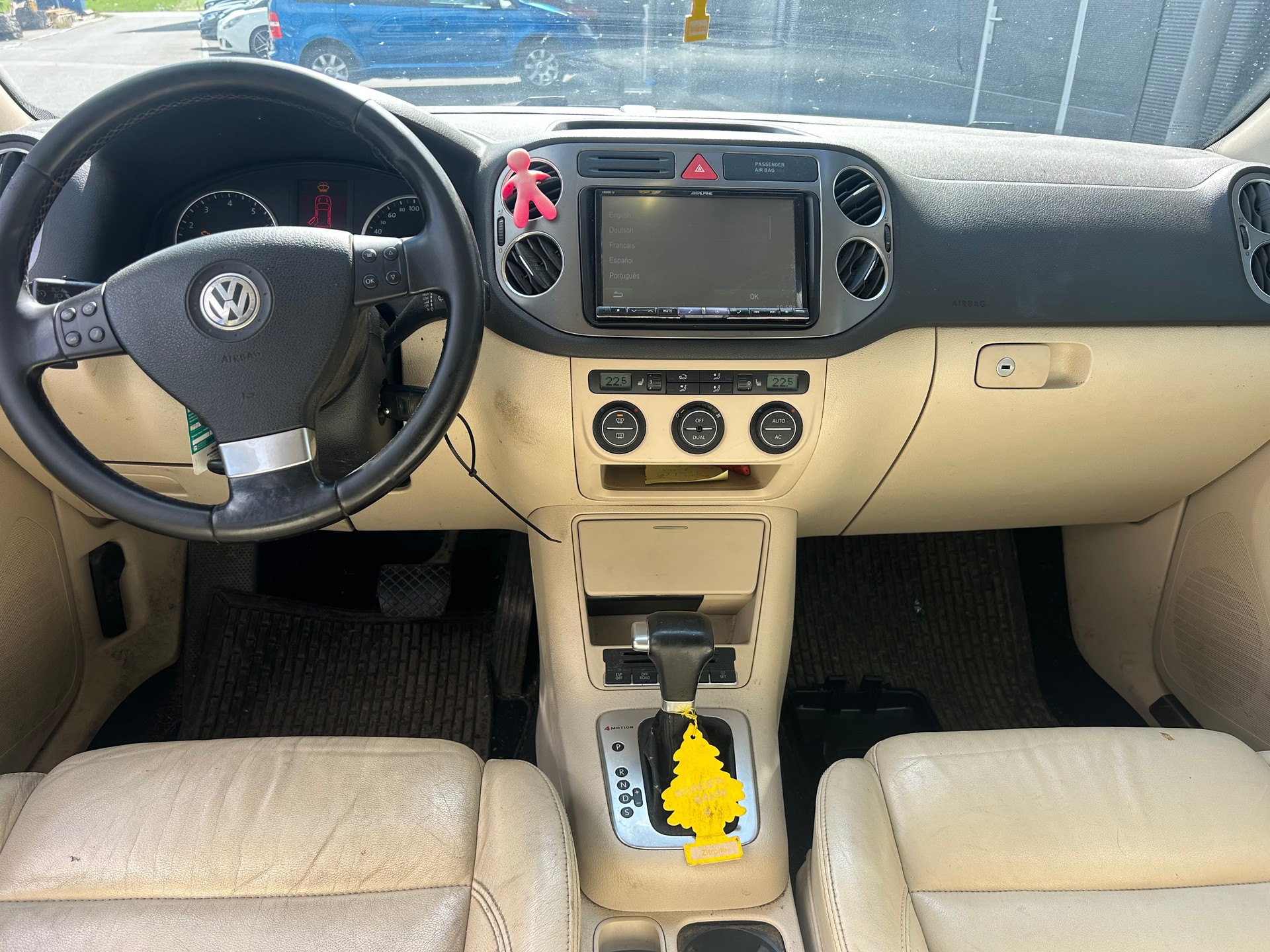 VW Tiguan 2.0 TSI Track&Field Tiptronic-image-4