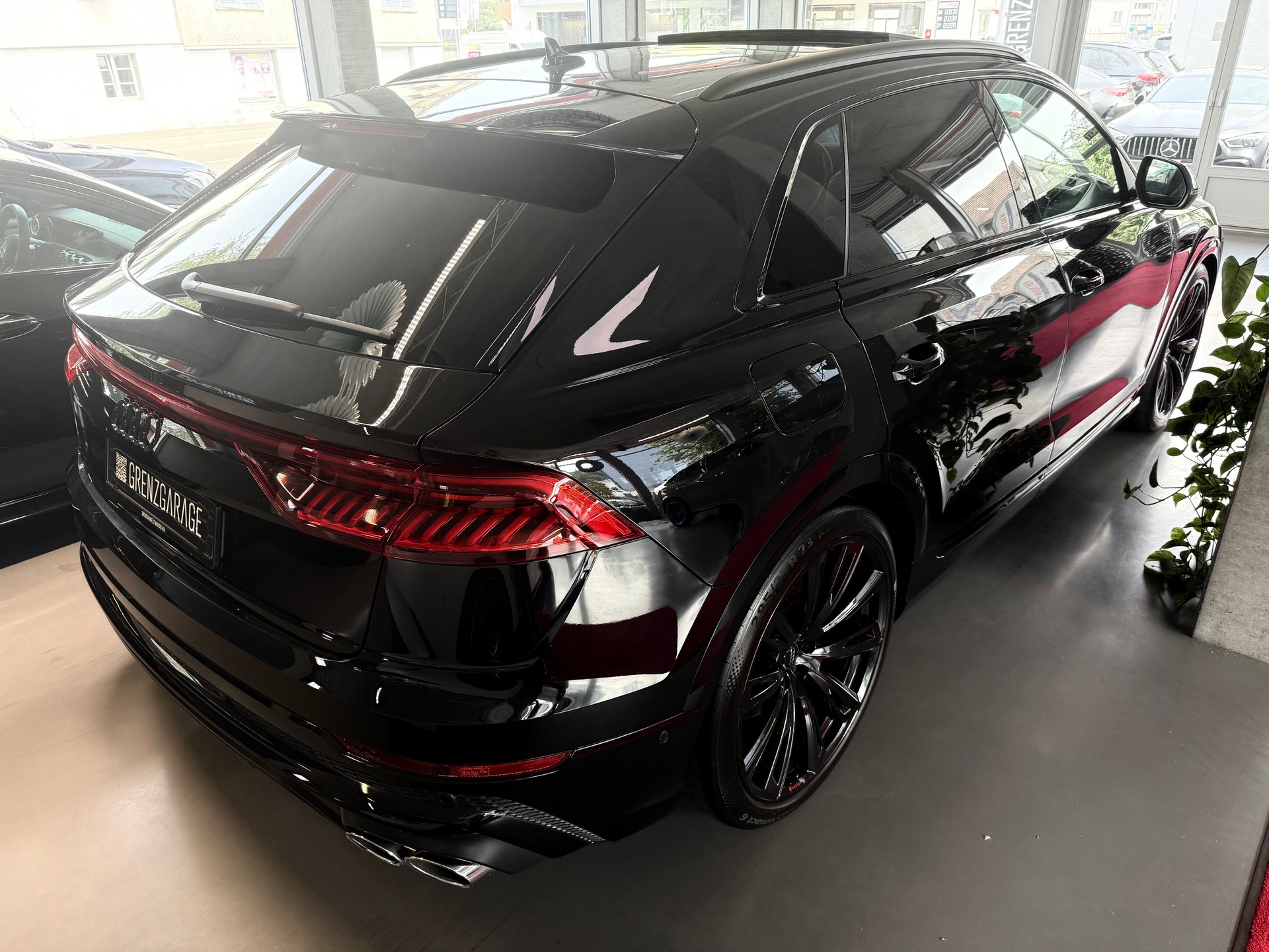 AUDI SQ8 TFSI quattro tiptronic-image-2