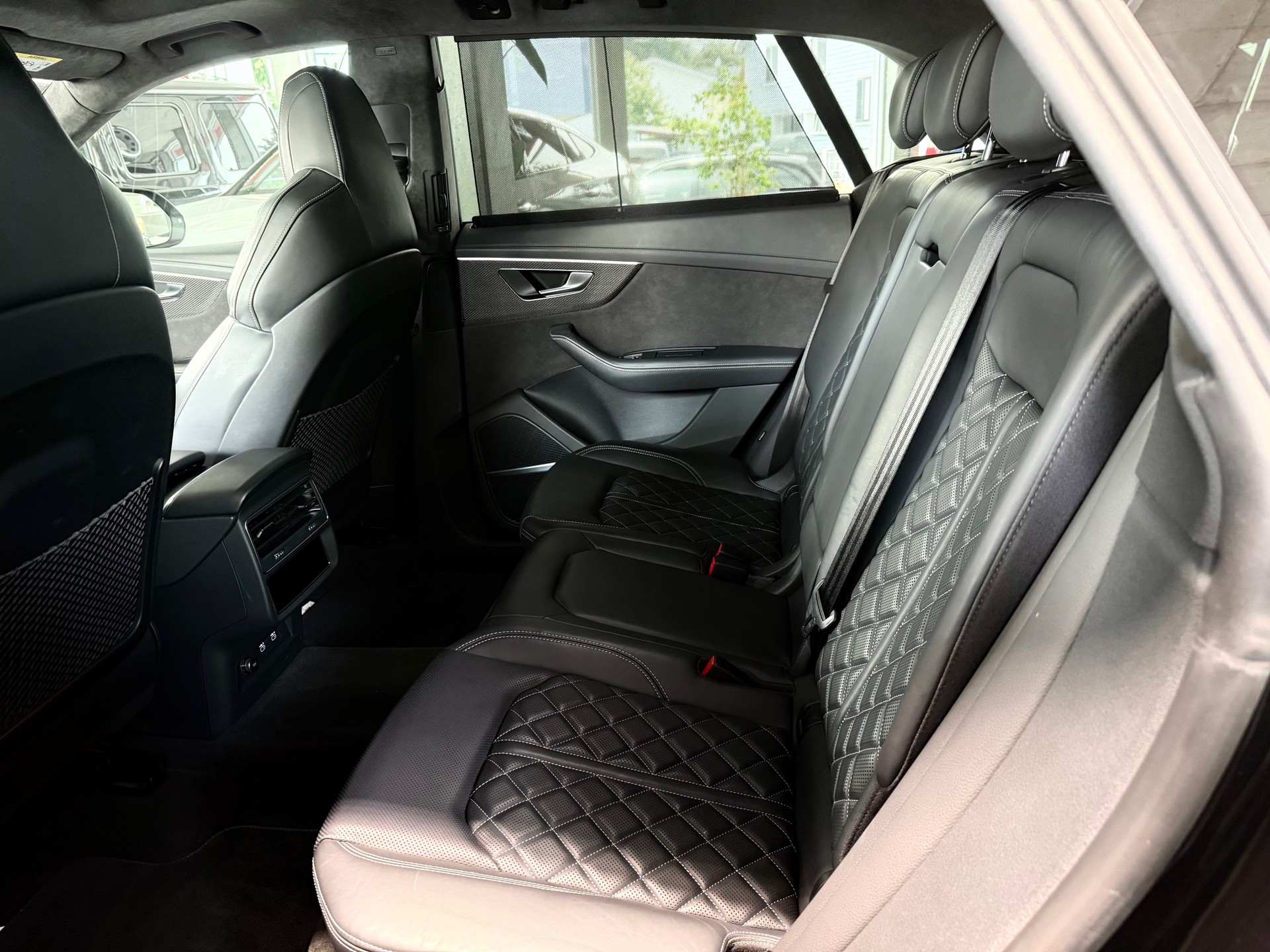 AUDI SQ8 TFSI quattro tiptronic-image-9