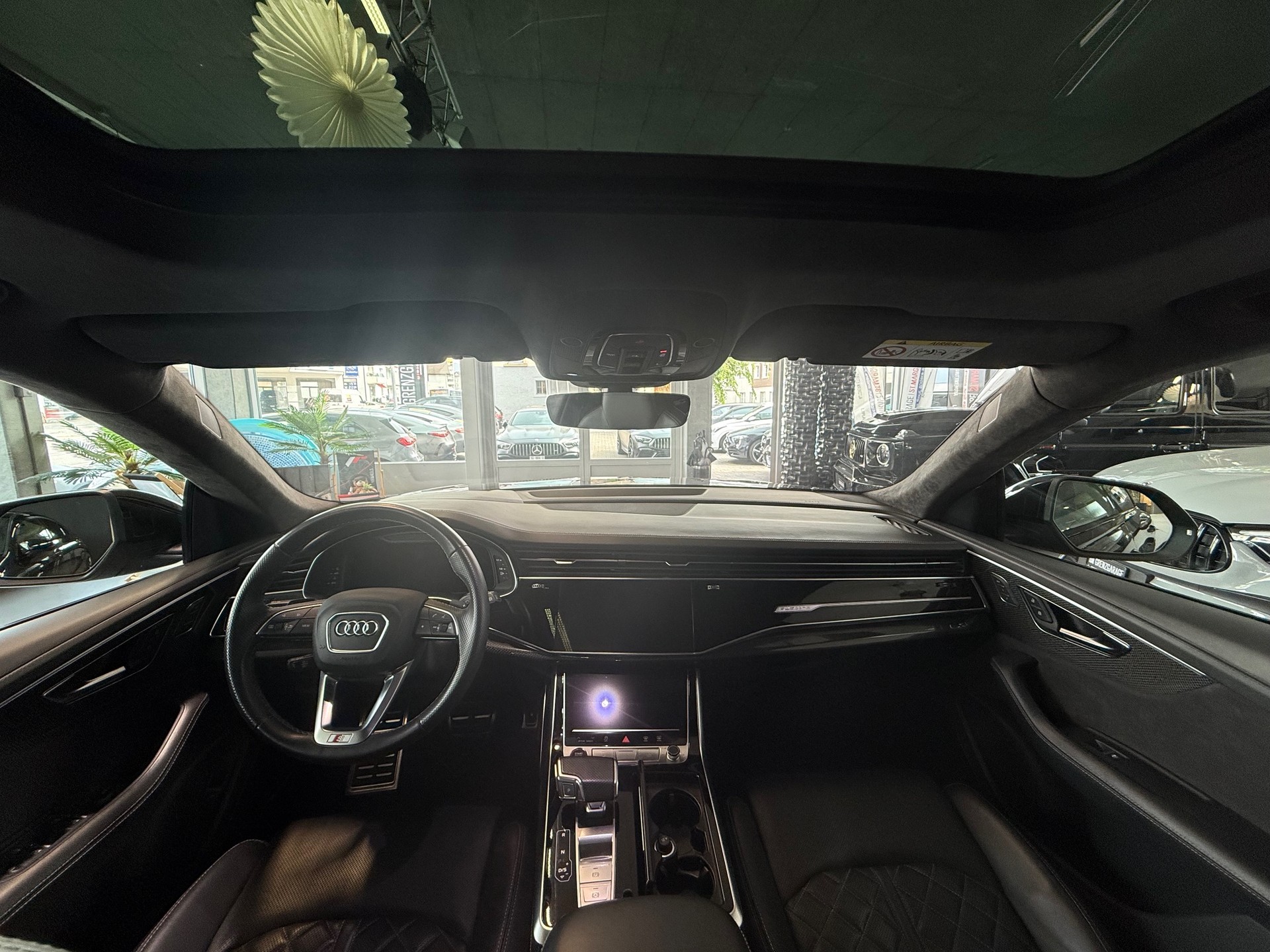 AUDI SQ8 TFSI quattro tiptronic-image-12