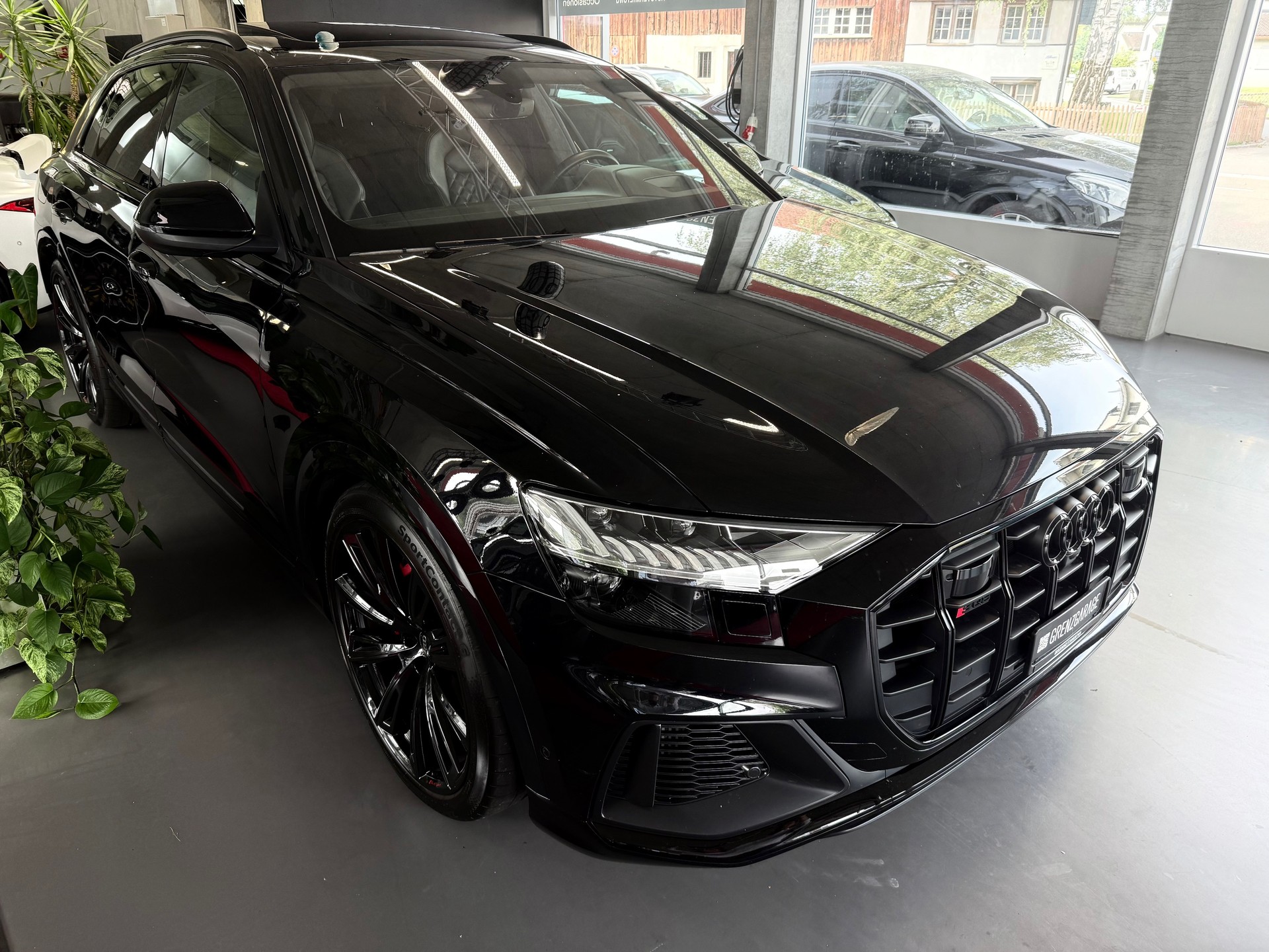AUDI SQ8 TFSI quattro tiptronic-image-1