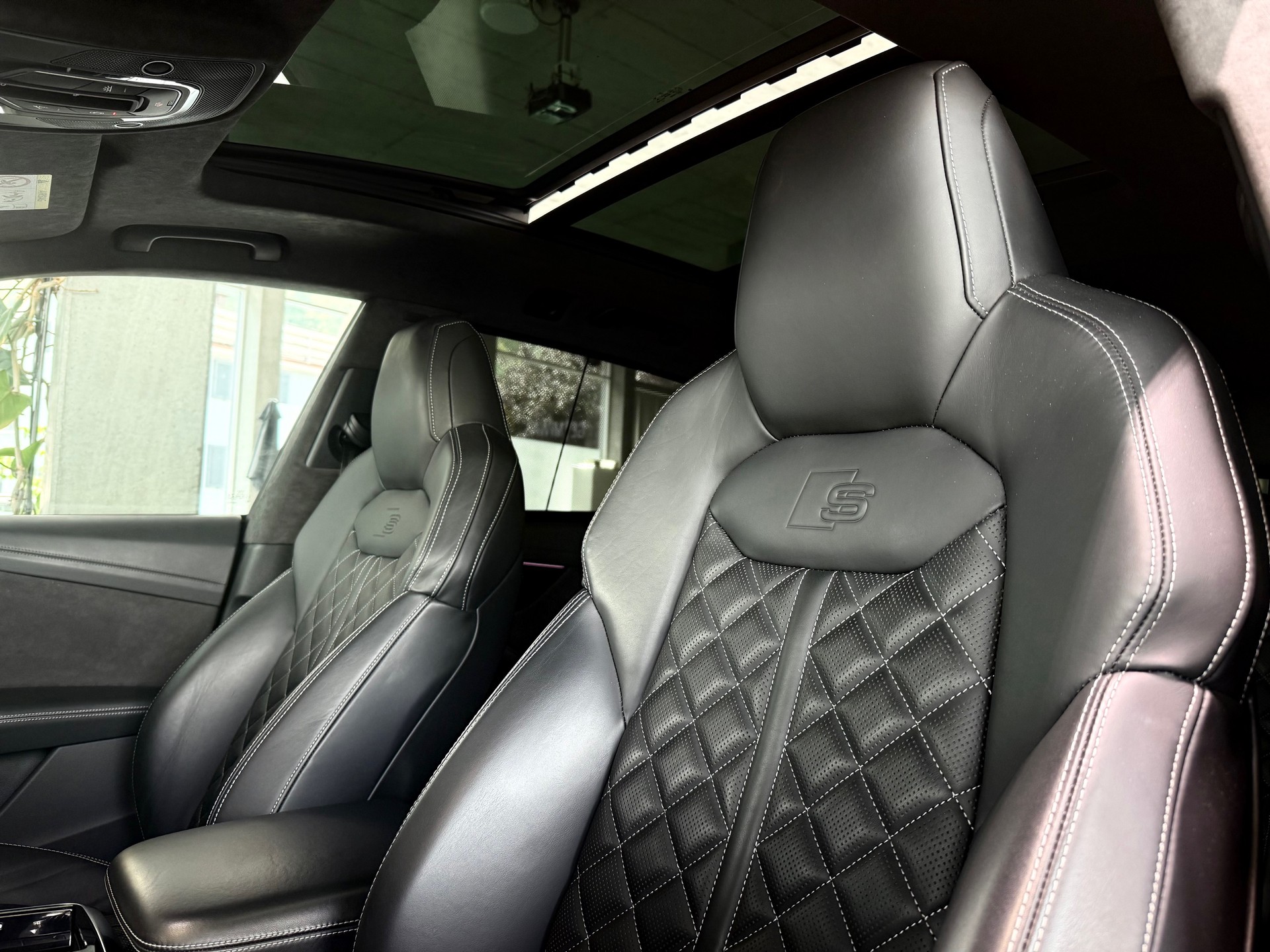 AUDI SQ8 TFSI quattro tiptronic-image-7