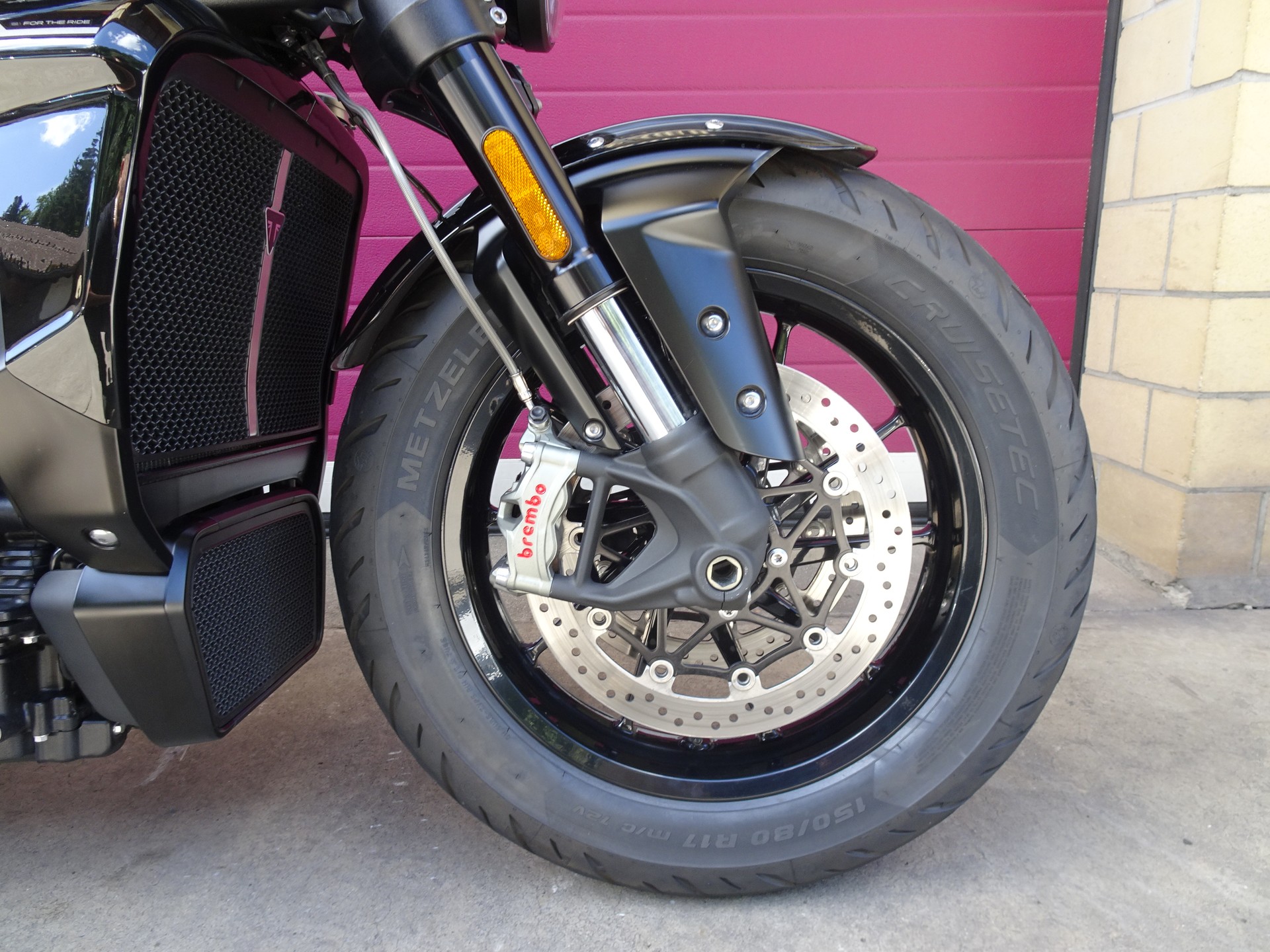 TRIUMPH Rocket 3 GT Storm-showroom-element-1