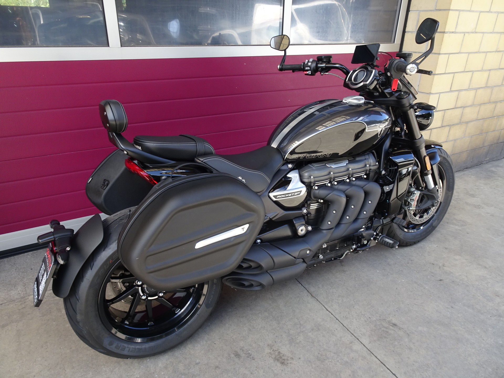 TRIUMPH Rocket 3 GT Storm-showroom-element-3