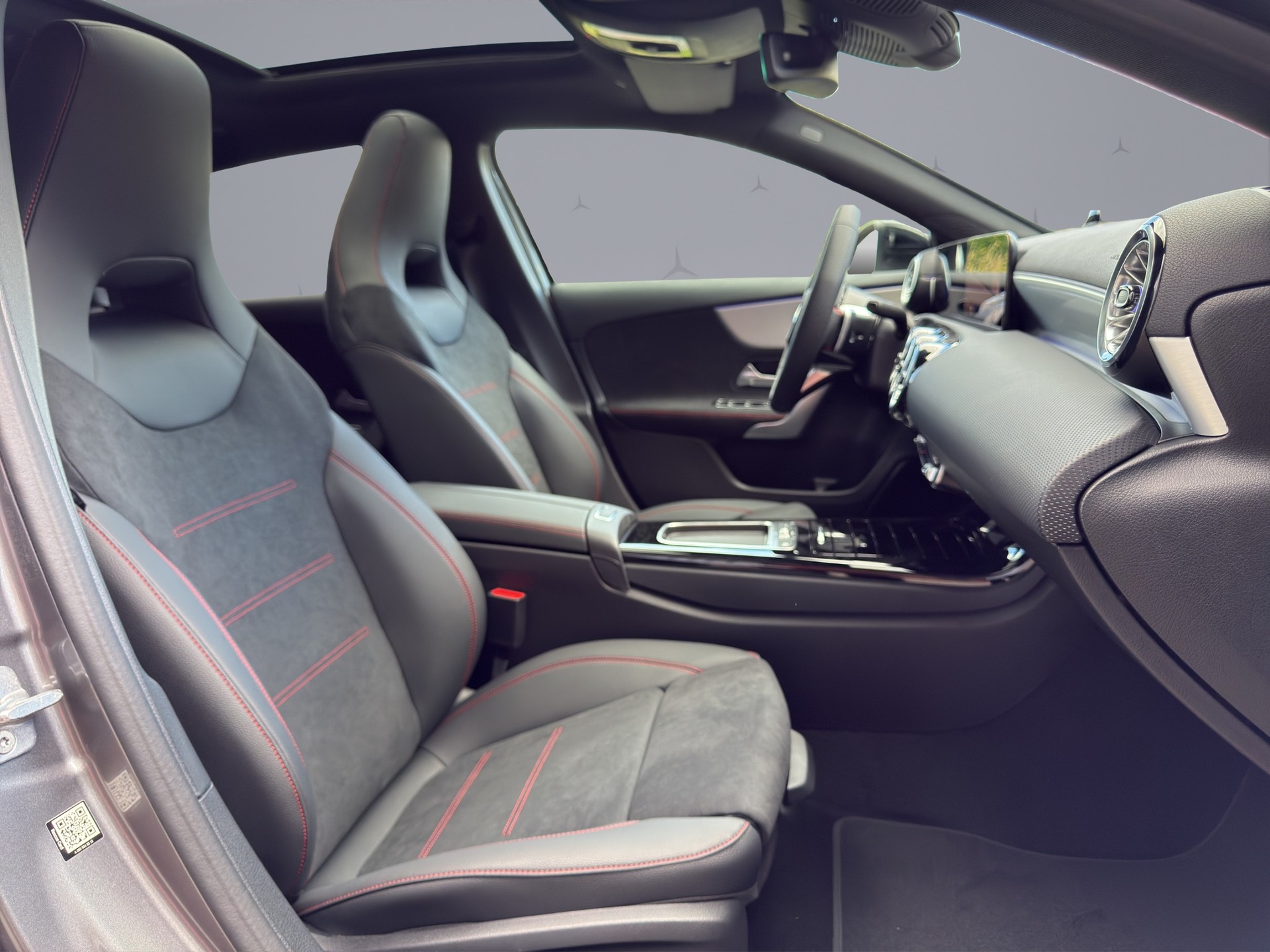 MERCEDES-BENZ A 220 AMG Line 4m-image-14