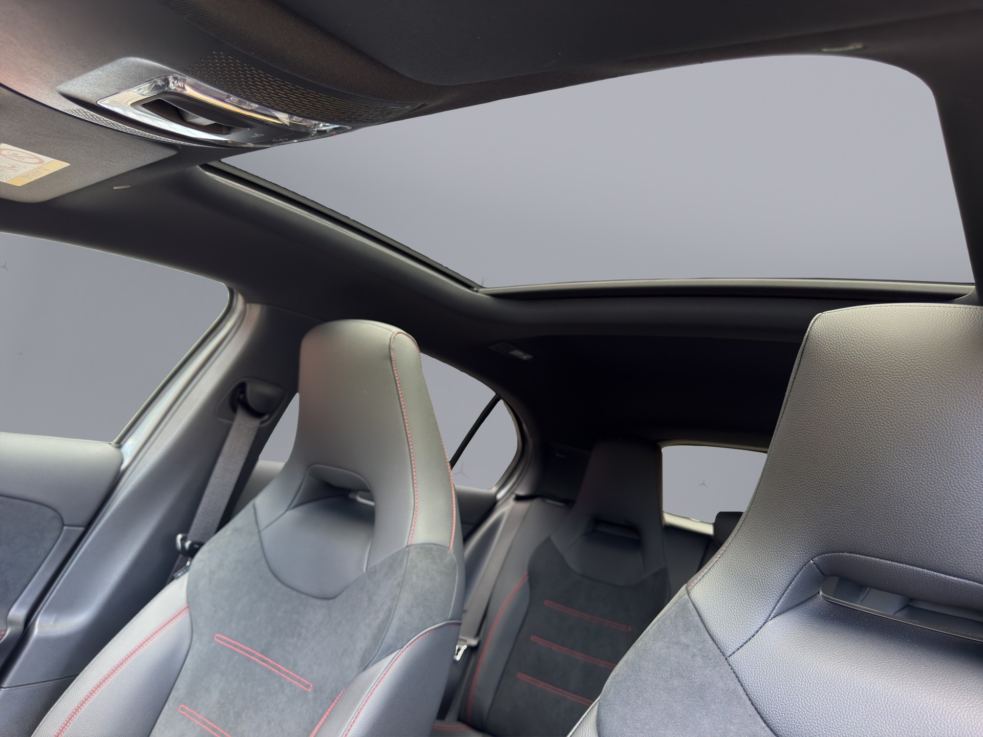 MERCEDES-BENZ A 220 AMG Line 4m-image-17