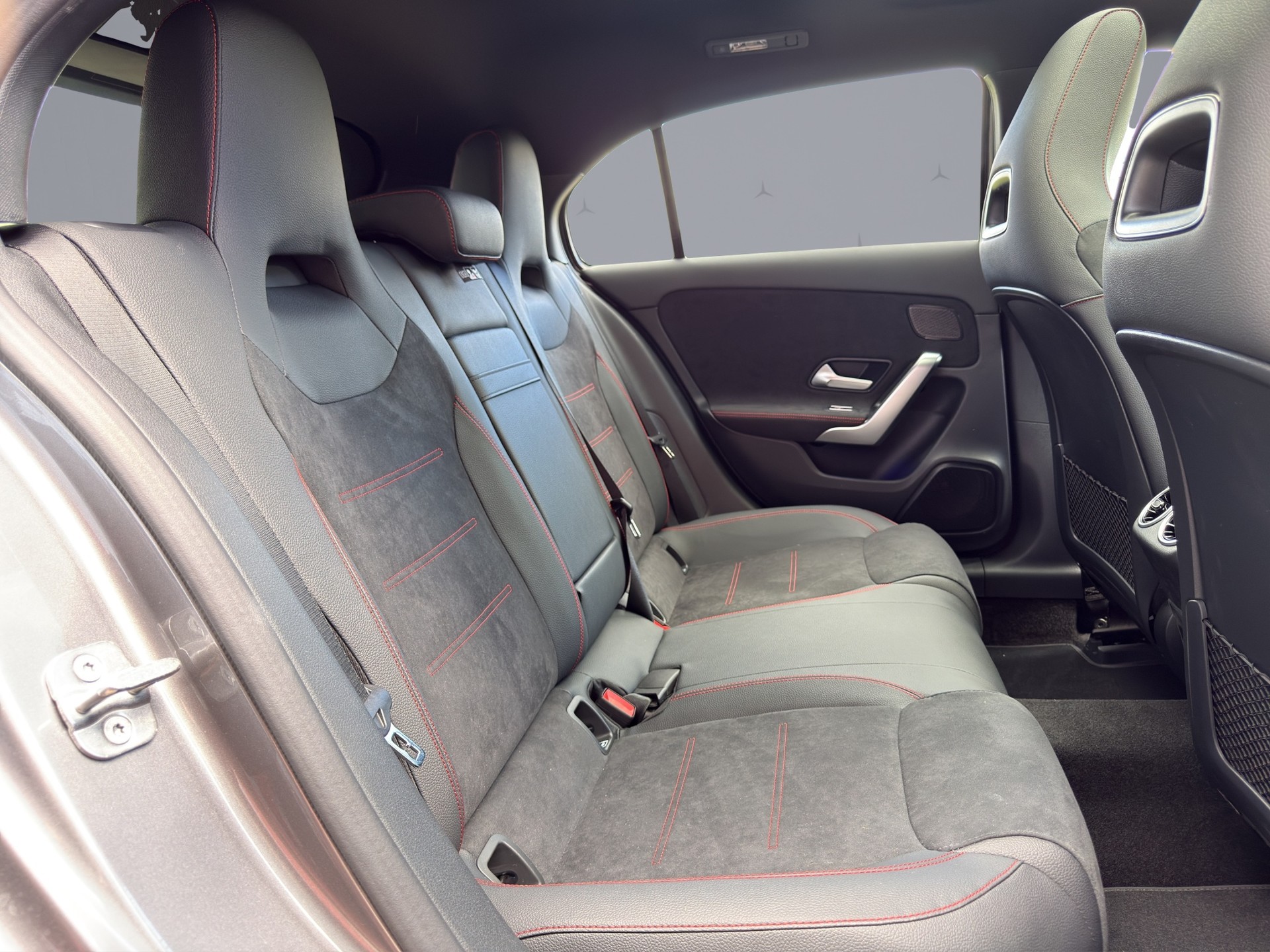 MERCEDES-BENZ A 220 AMG Line 4m-image-16