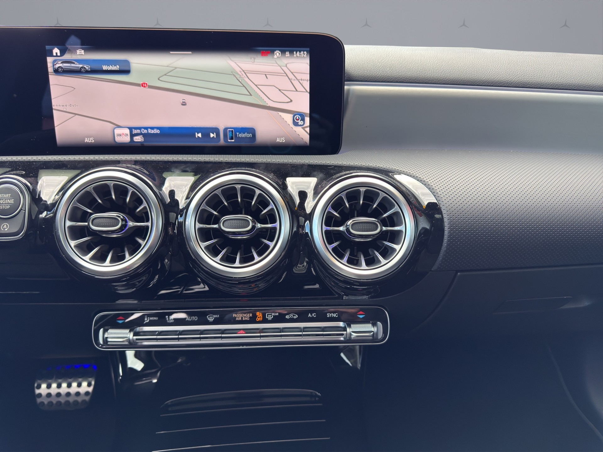 MERCEDES-BENZ A 220 AMG Line 4m-image-13