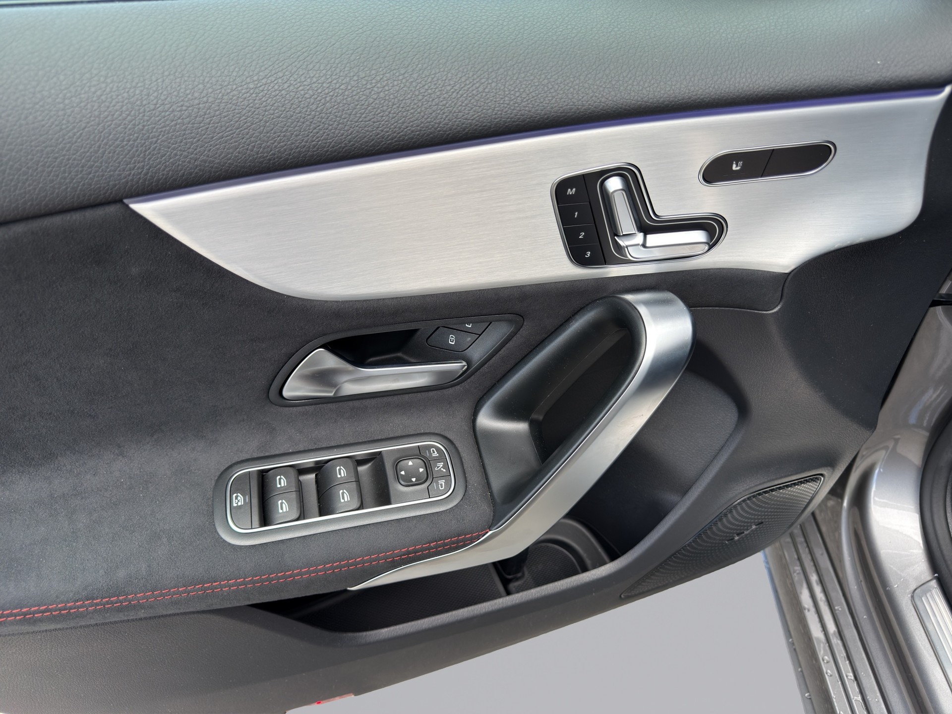 MERCEDES-BENZ A 220 AMG Line 4m-image-9