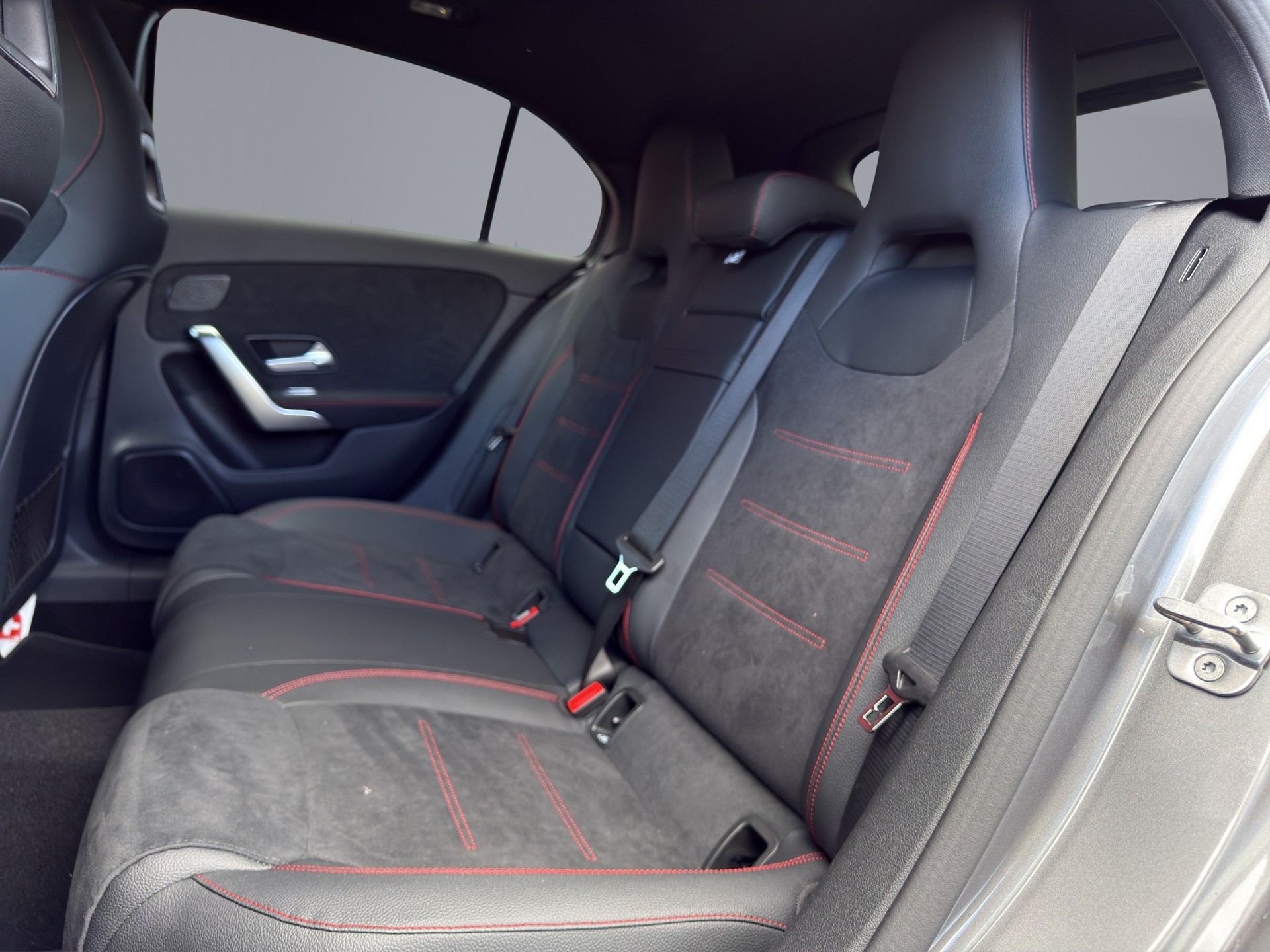 MERCEDES-BENZ A 220 AMG Line 4m-image-10