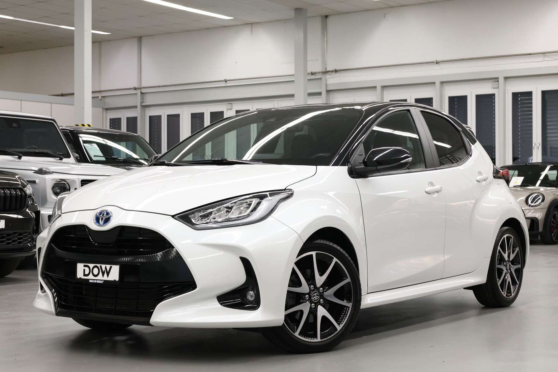 TOYOTA Yaris 1.5 VVT-i HSD Premium-image-0