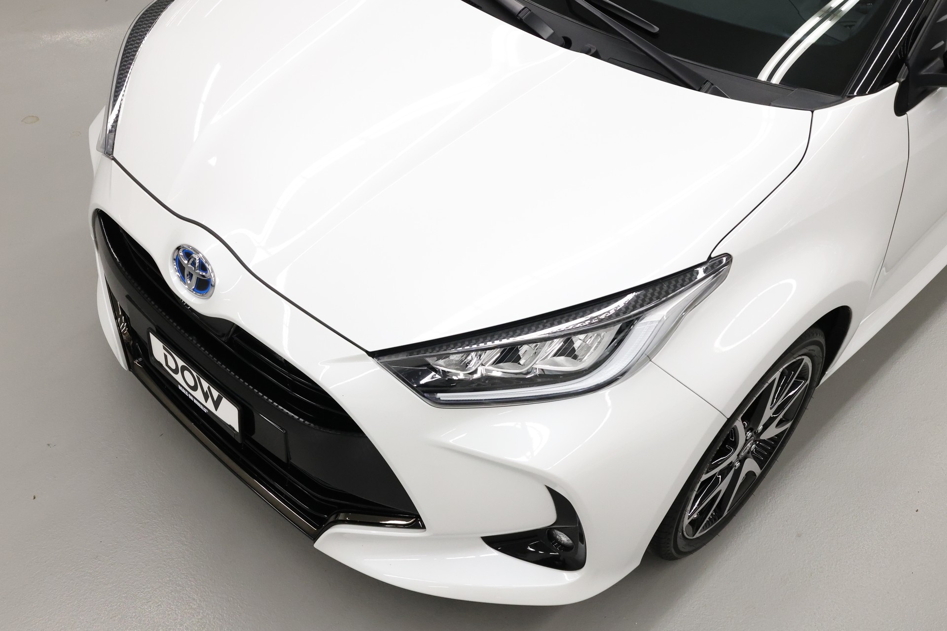TOYOTA Yaris 1.5 VVT-i HSD Premium-image-5