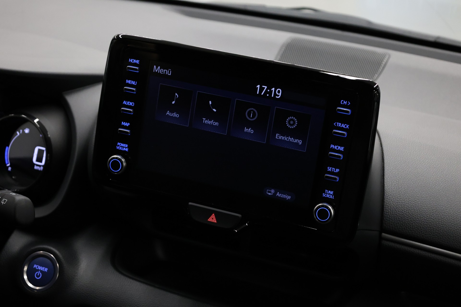 TOYOTA Yaris 1.5 VVT-i HSD Premium-image-19