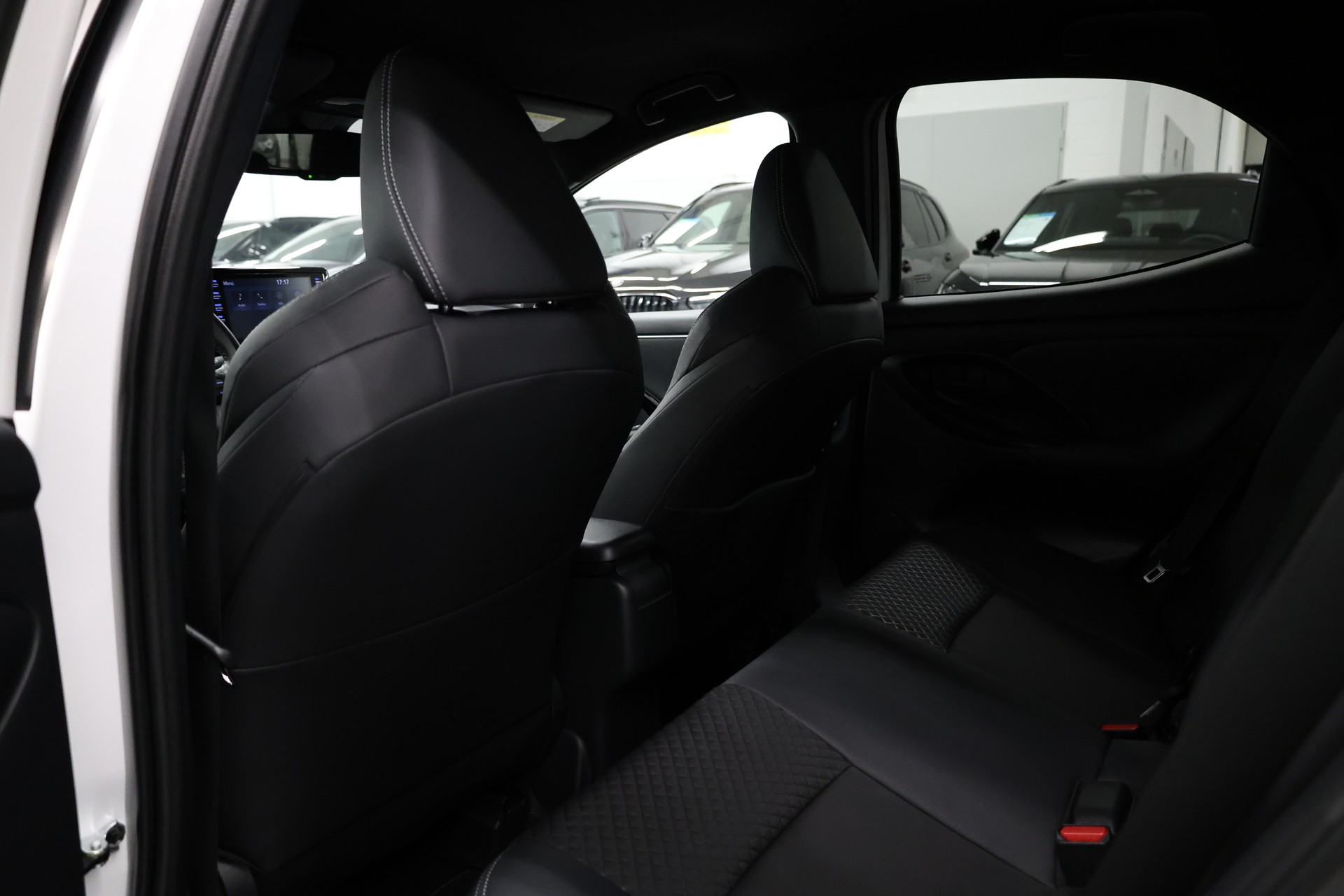 TOYOTA Yaris 1.5 VVT-i HSD Premium-image-21