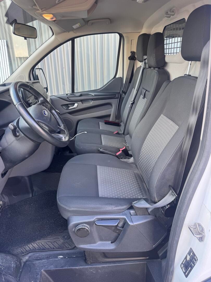 FORD Transit Custom Van 300 L1H1 Trend-image-3