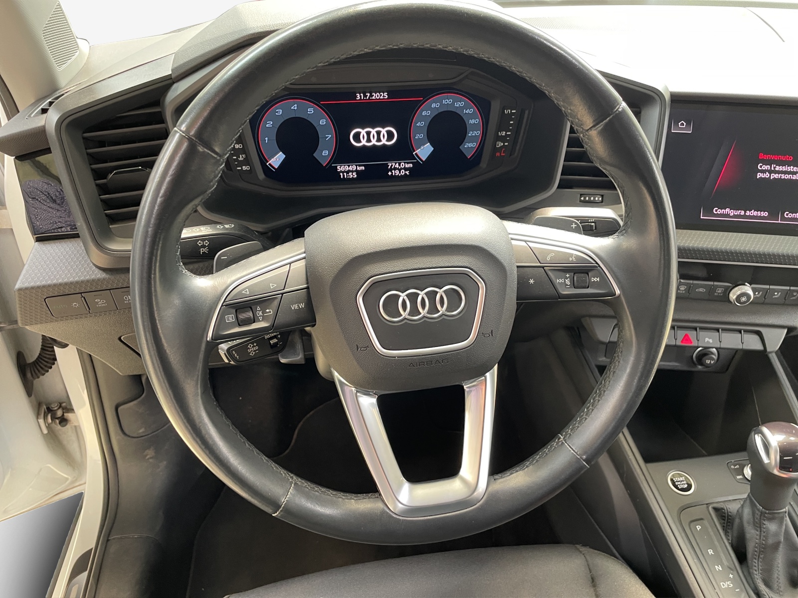 AUDI A1 City Carver 30 TFSI Attraction S-tronic-image-9