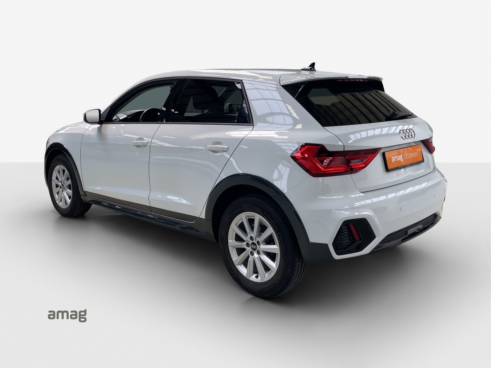 AUDI A1 City Carver 30 TFSI Attraction S-tronic-image-2