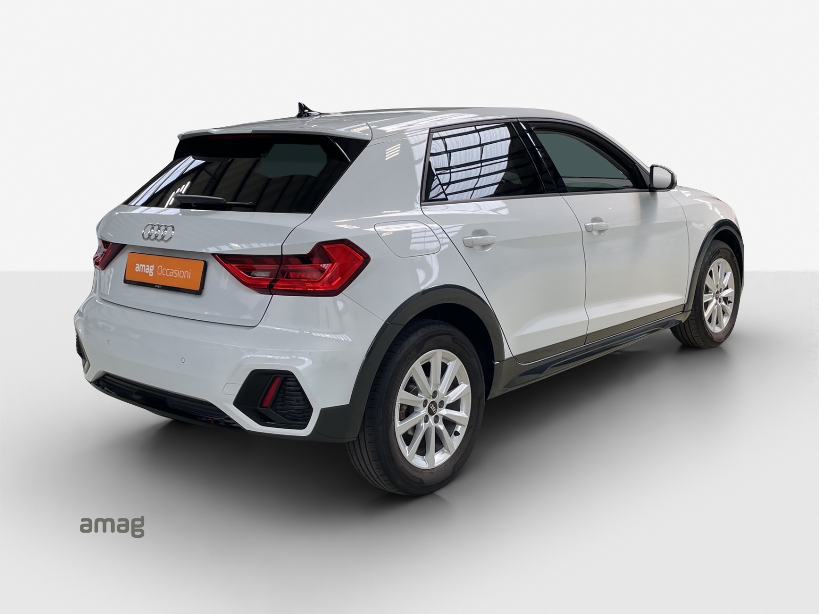 AUDI A1 City Carver 30 TFSI Attraction S-tronic-image-4