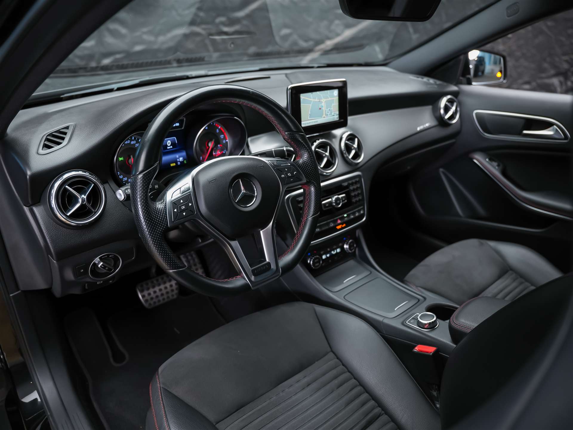 MERCEDES-BENZ GLA 220 CDI AMG Line 4Matic 7G-DCT *CH-Fahrzeug*-image-7