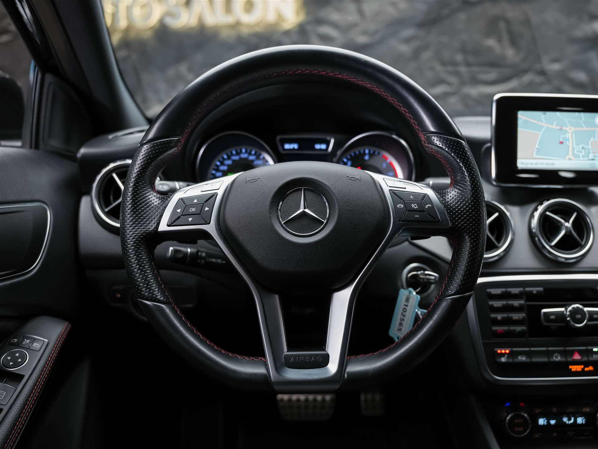MERCEDES-BENZ GLA 220 CDI AMG Line 4Matic 7G-DCT *CH-Fahrzeug*-image-24