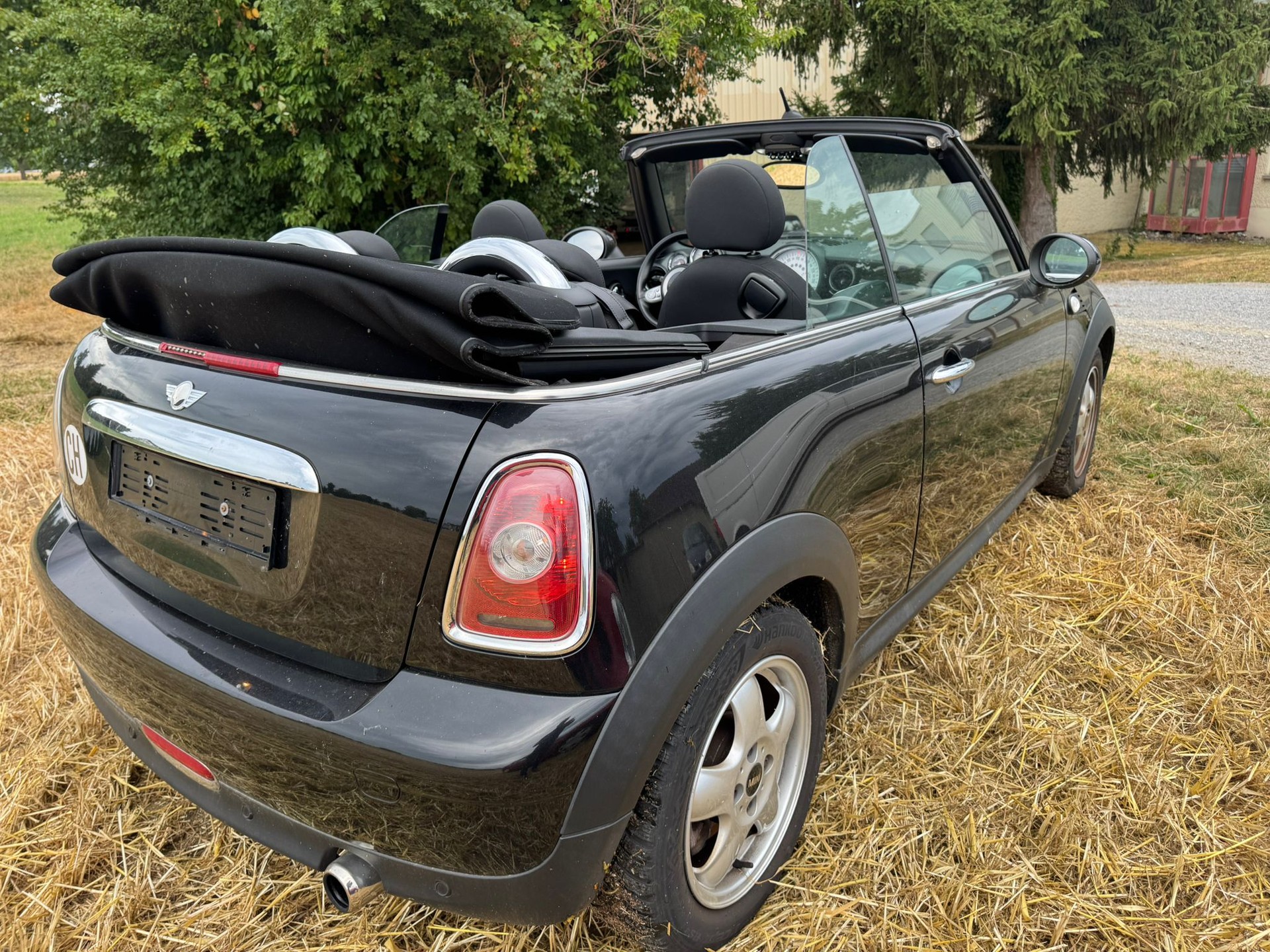 MINI One Cabriolet-image-10