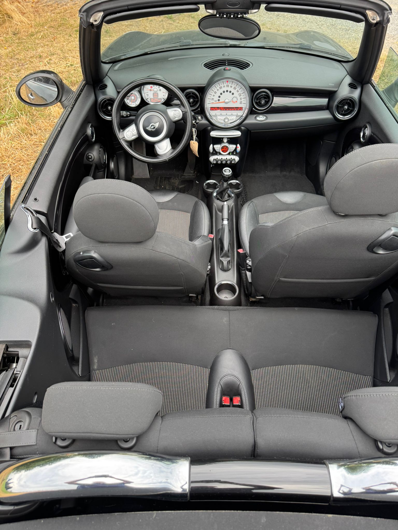 MINI One Cabriolet-image-13