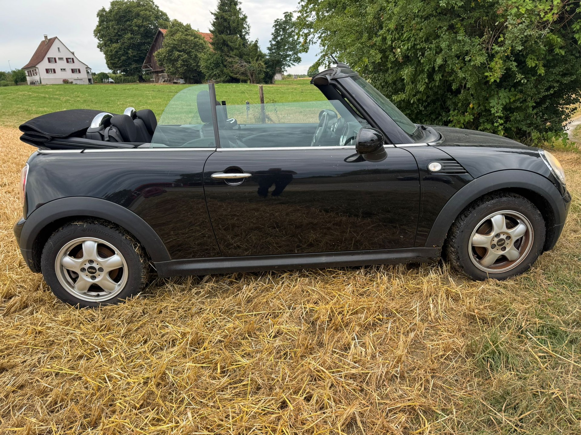 MINI One Cabriolet-image-3