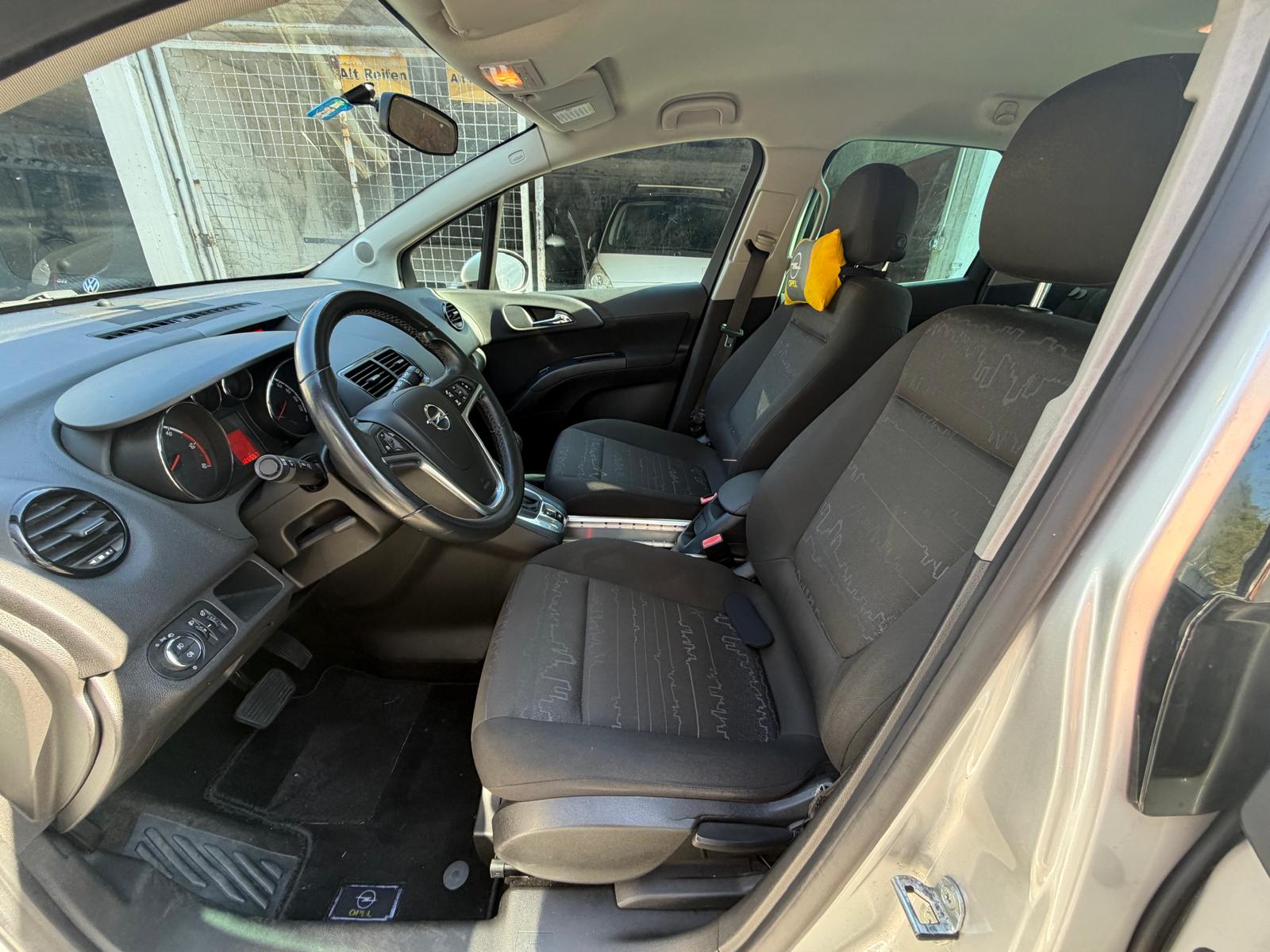 OPEL Meriva 1.7 CDTi Enjoy Automatic-image-5